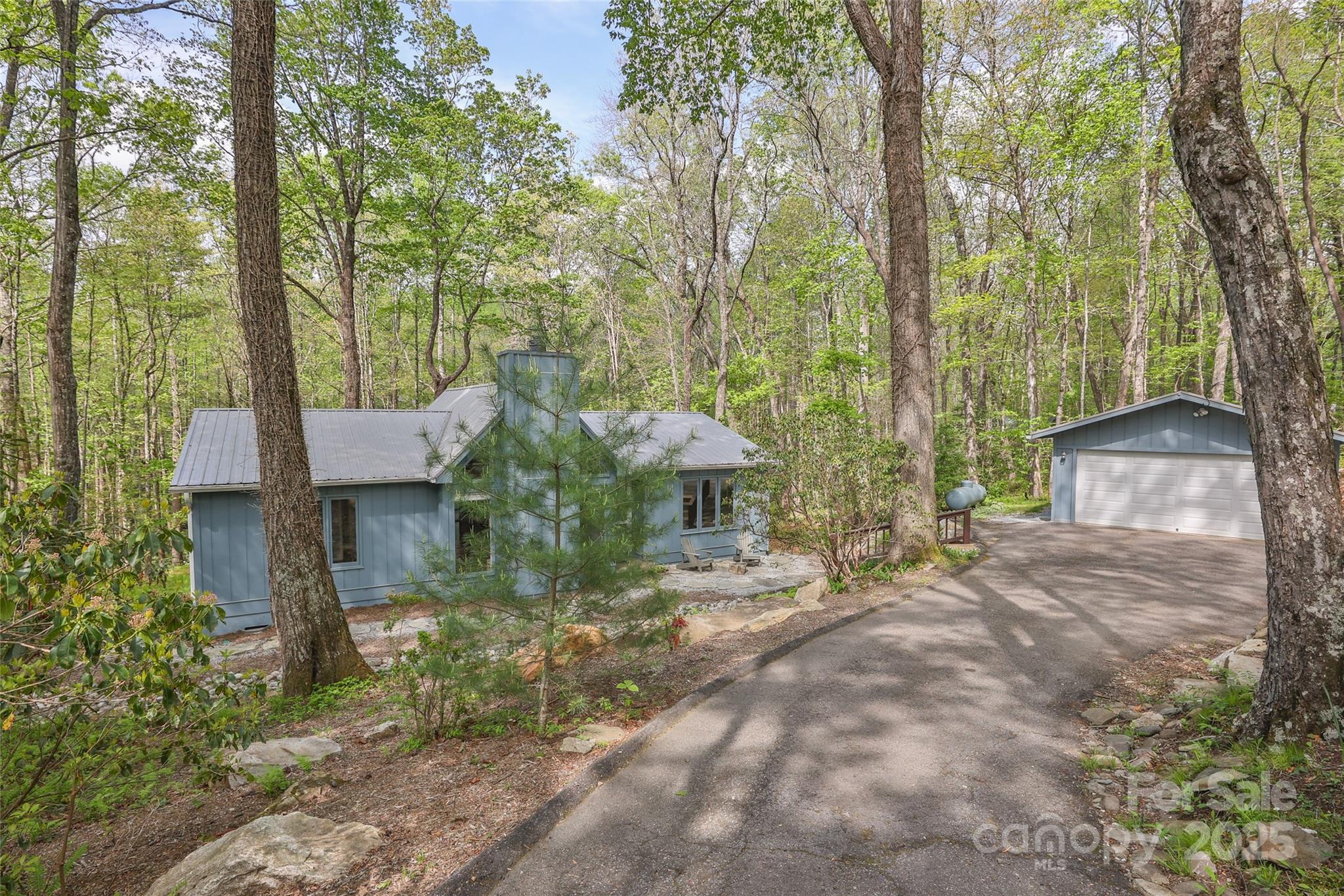 204 Narrows Road