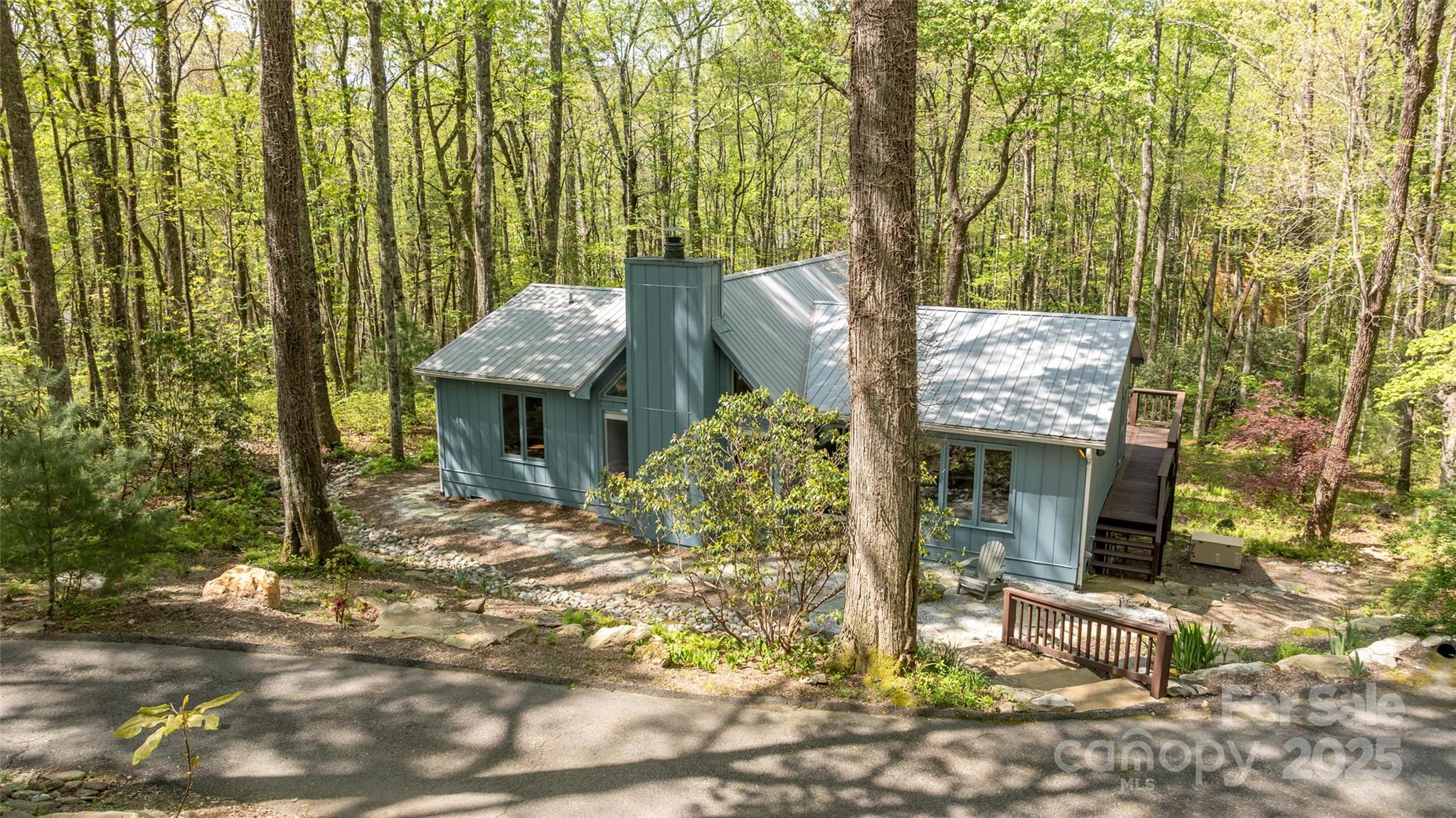 204 Narrows Road