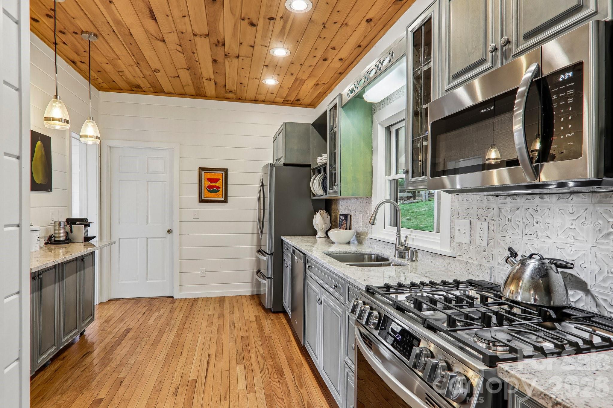 Wolf Laurel - Residential