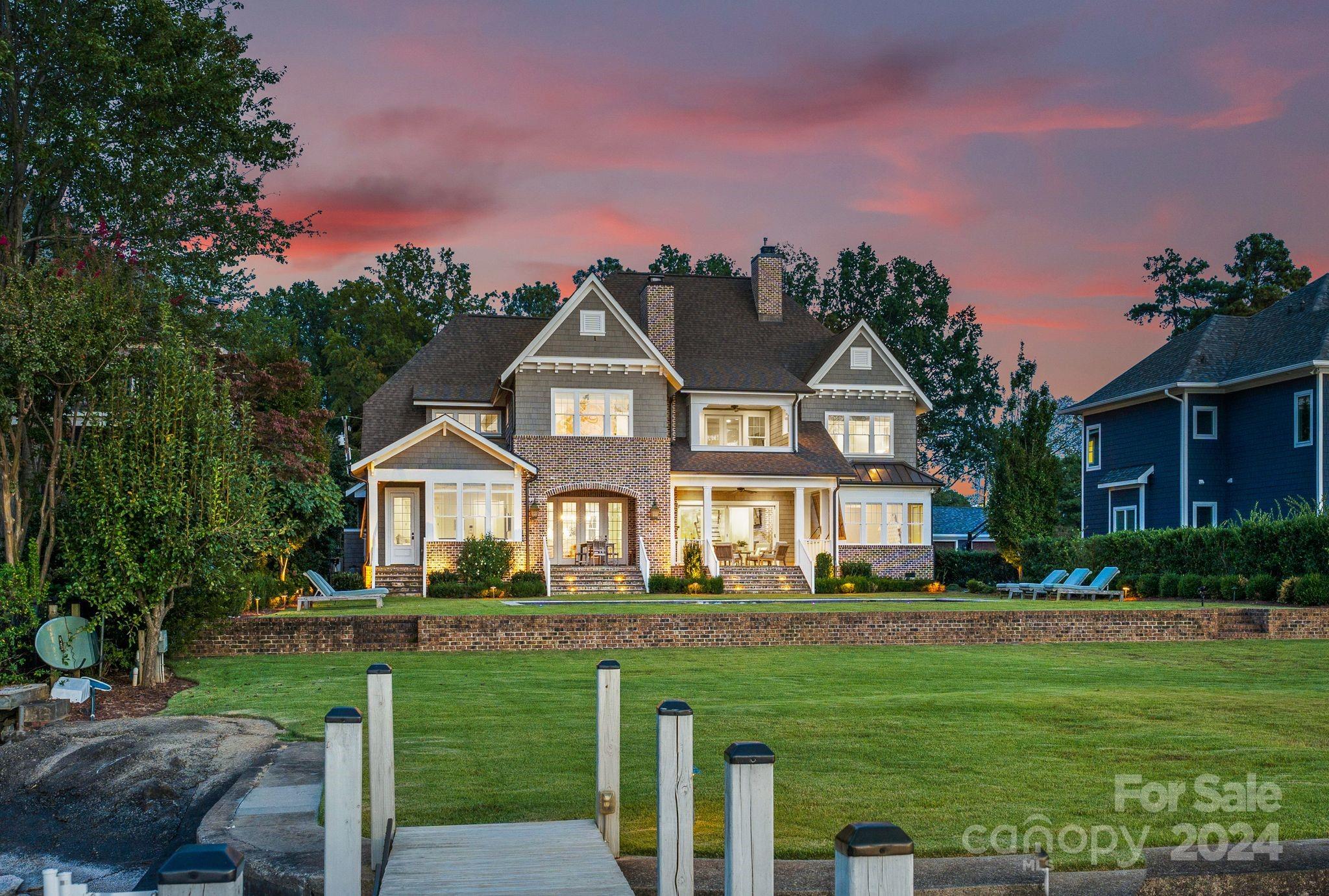 Diane Shores - Residential