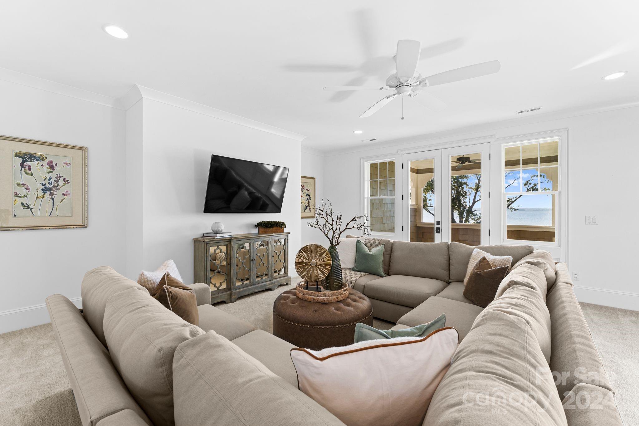 Diane Shores - Residential