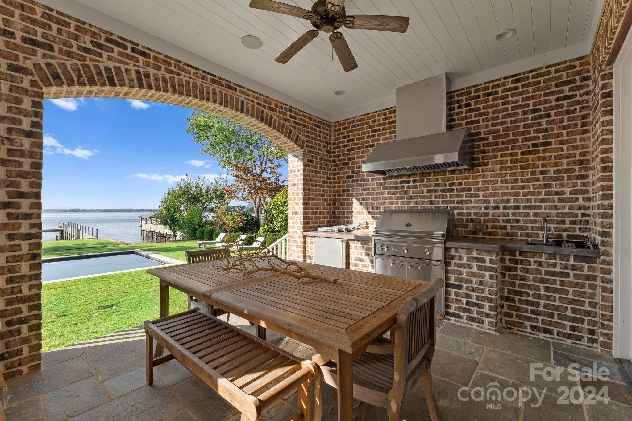 Diane Shores - Residential