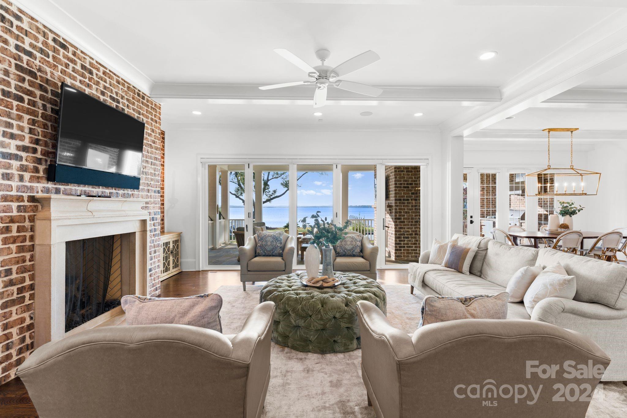 Diane Shores - Residential