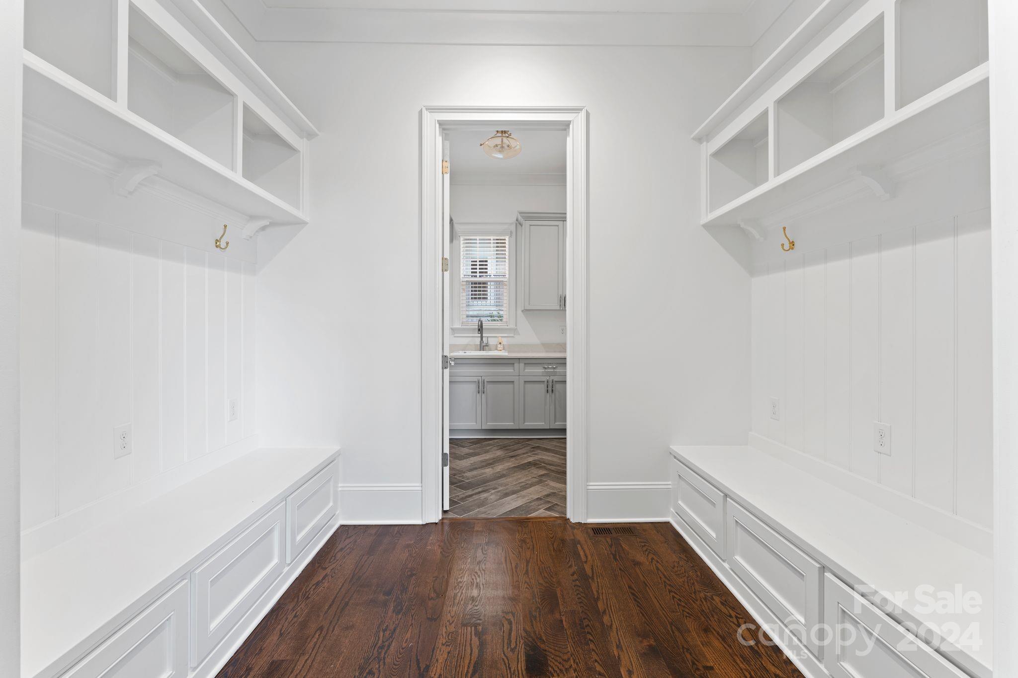 Diane Shores - Residential