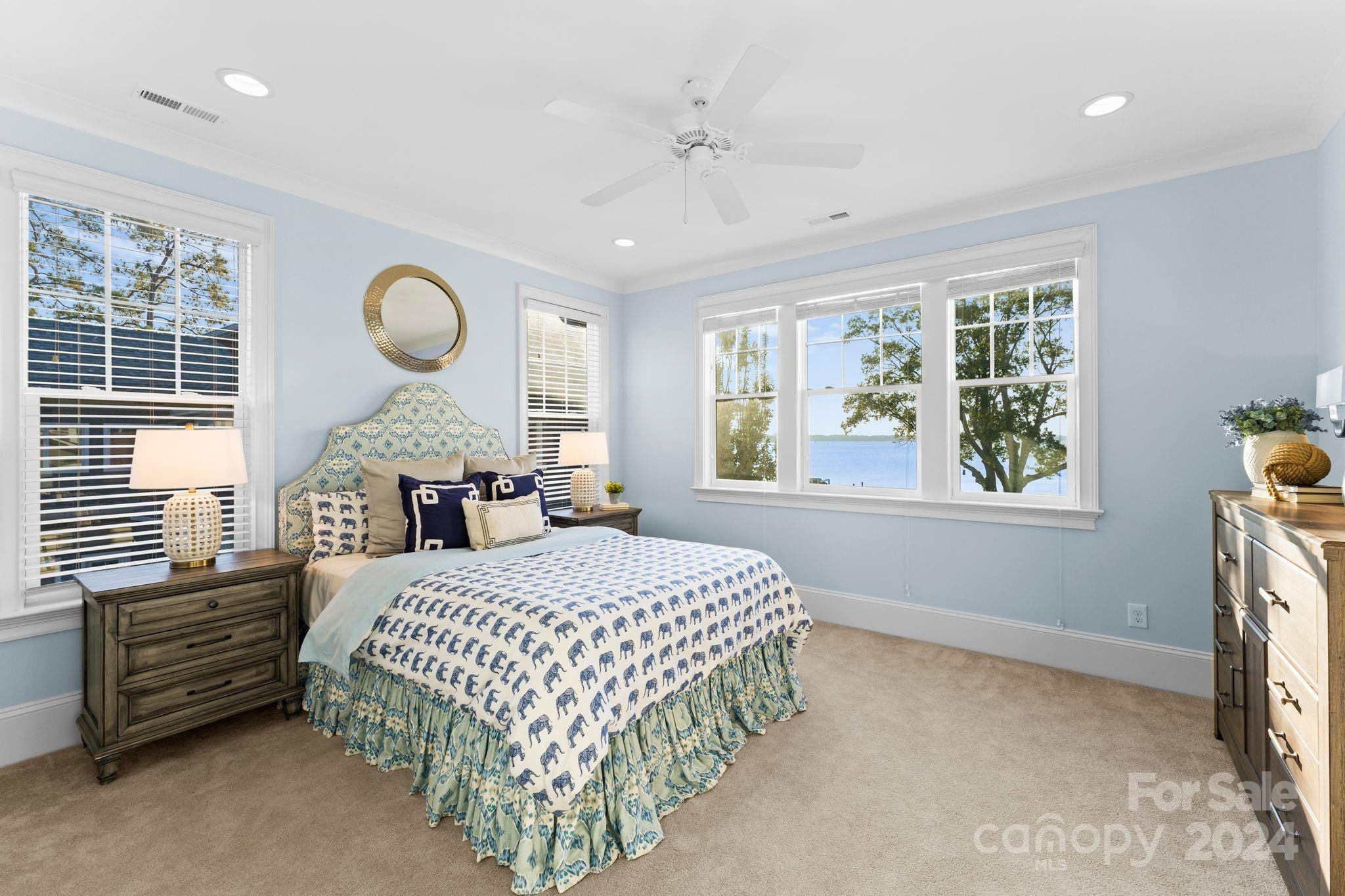 Diane Shores - Residential