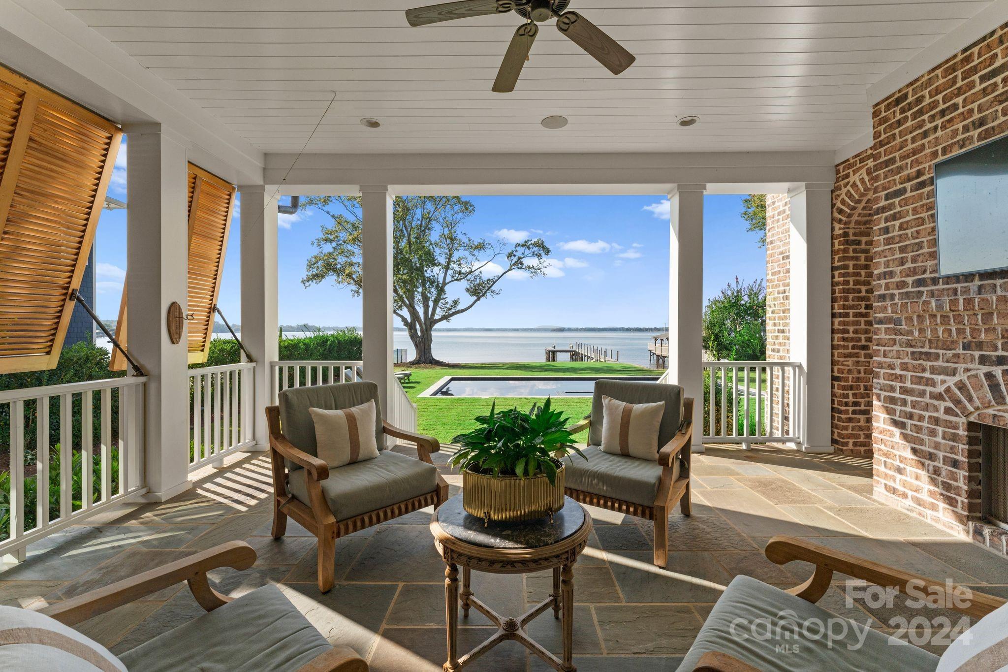 Diane Shores - Residential