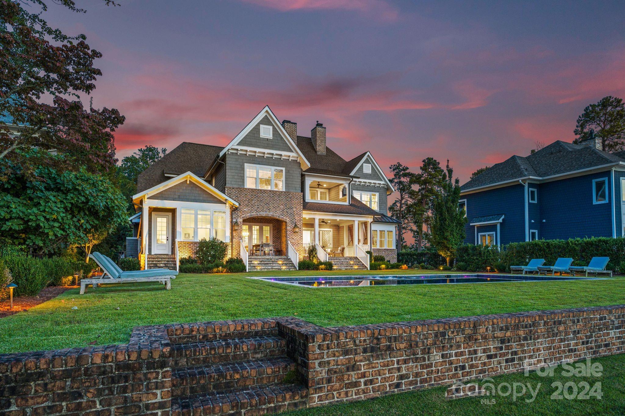 Diane Shores - Residential