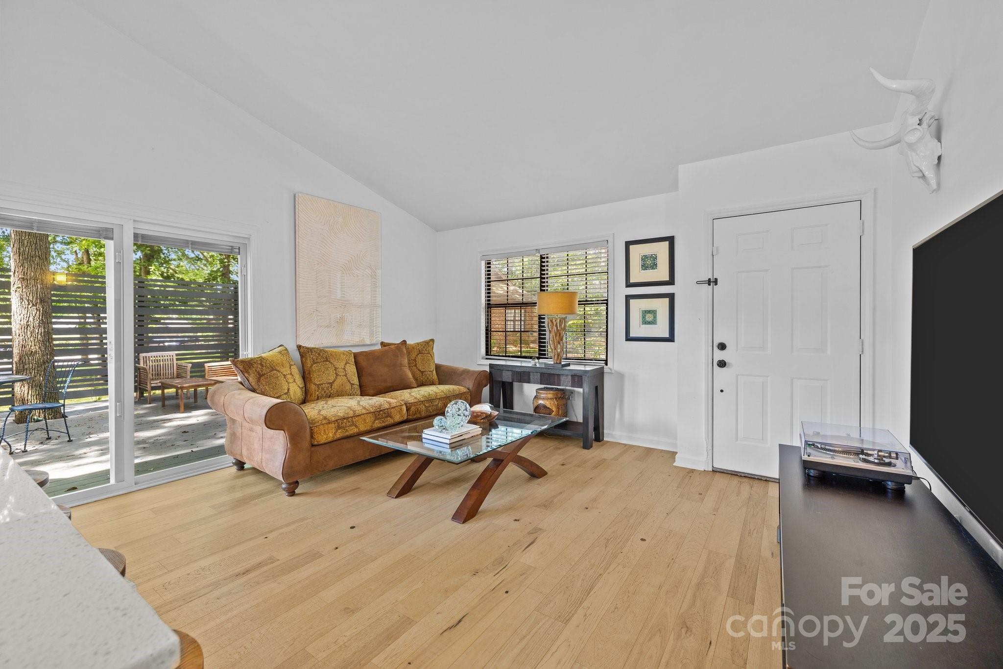 498 Glory Court