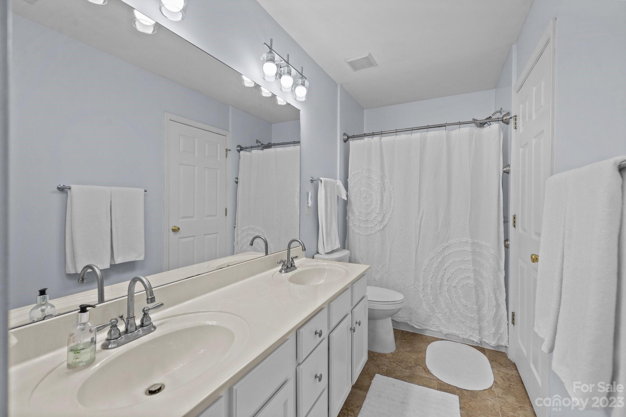 The Townes at River Crossing - Residential