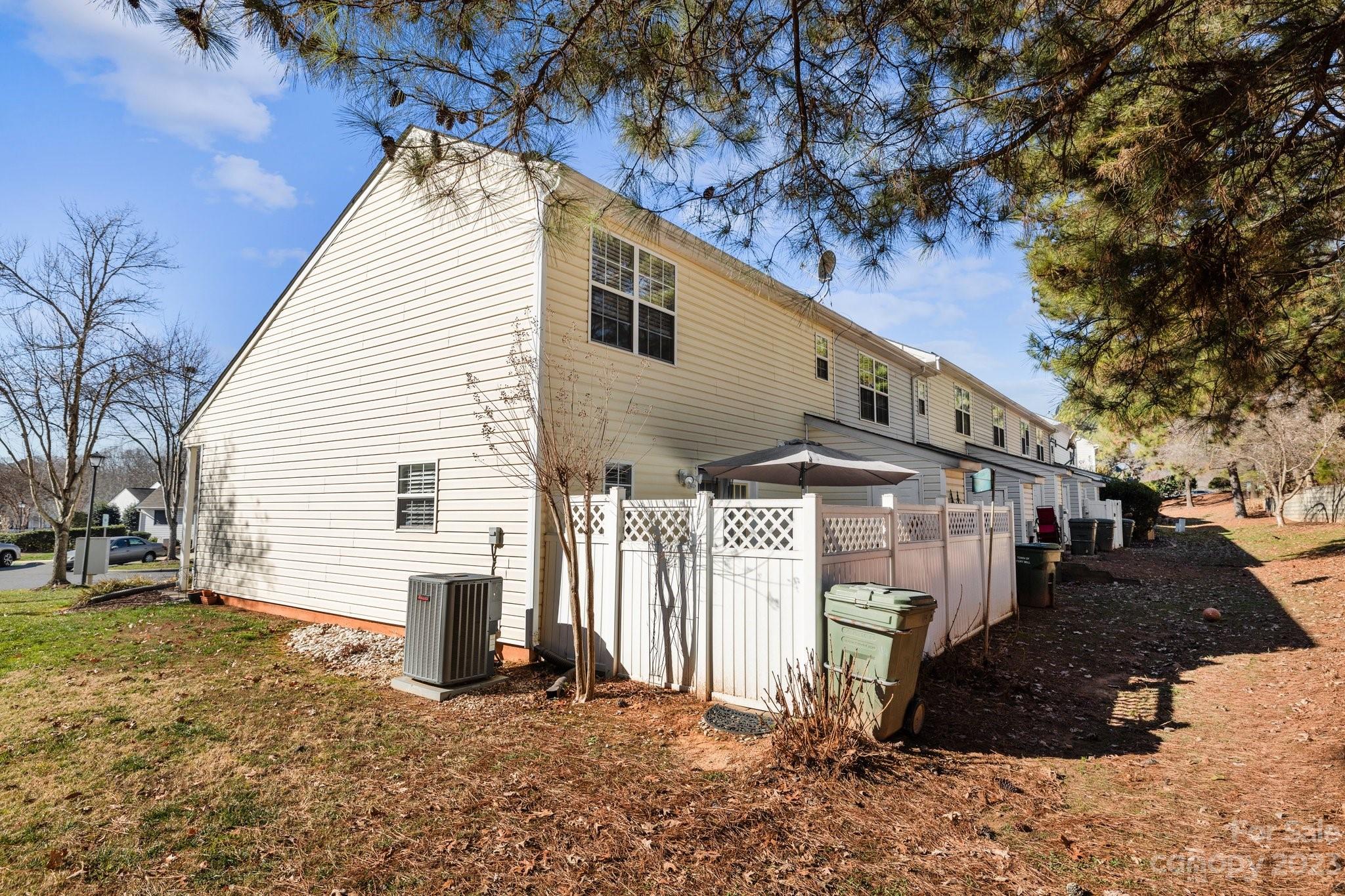 The Townes at River Crossing - Residential