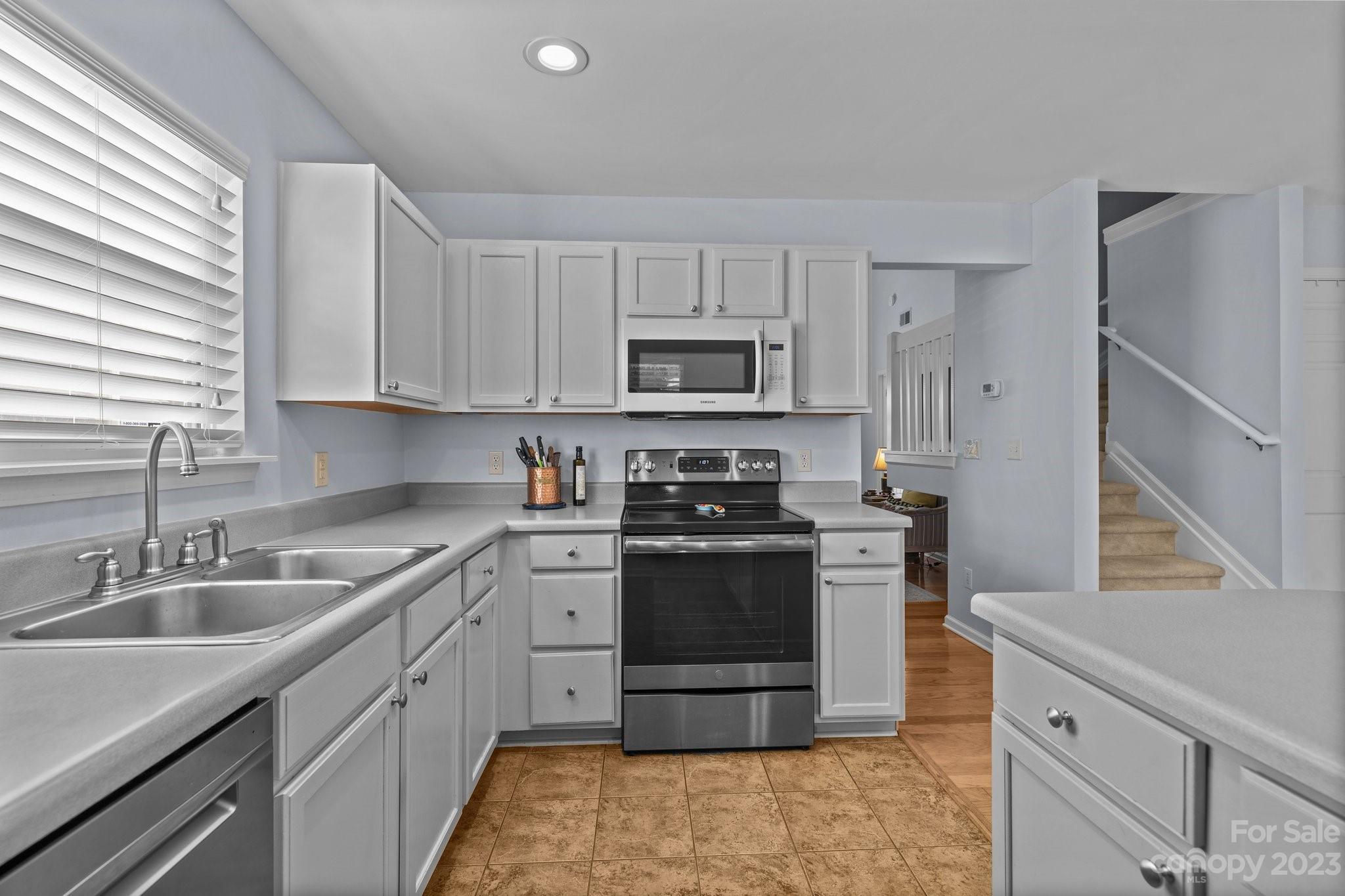 The Townes at River Crossing - Residential