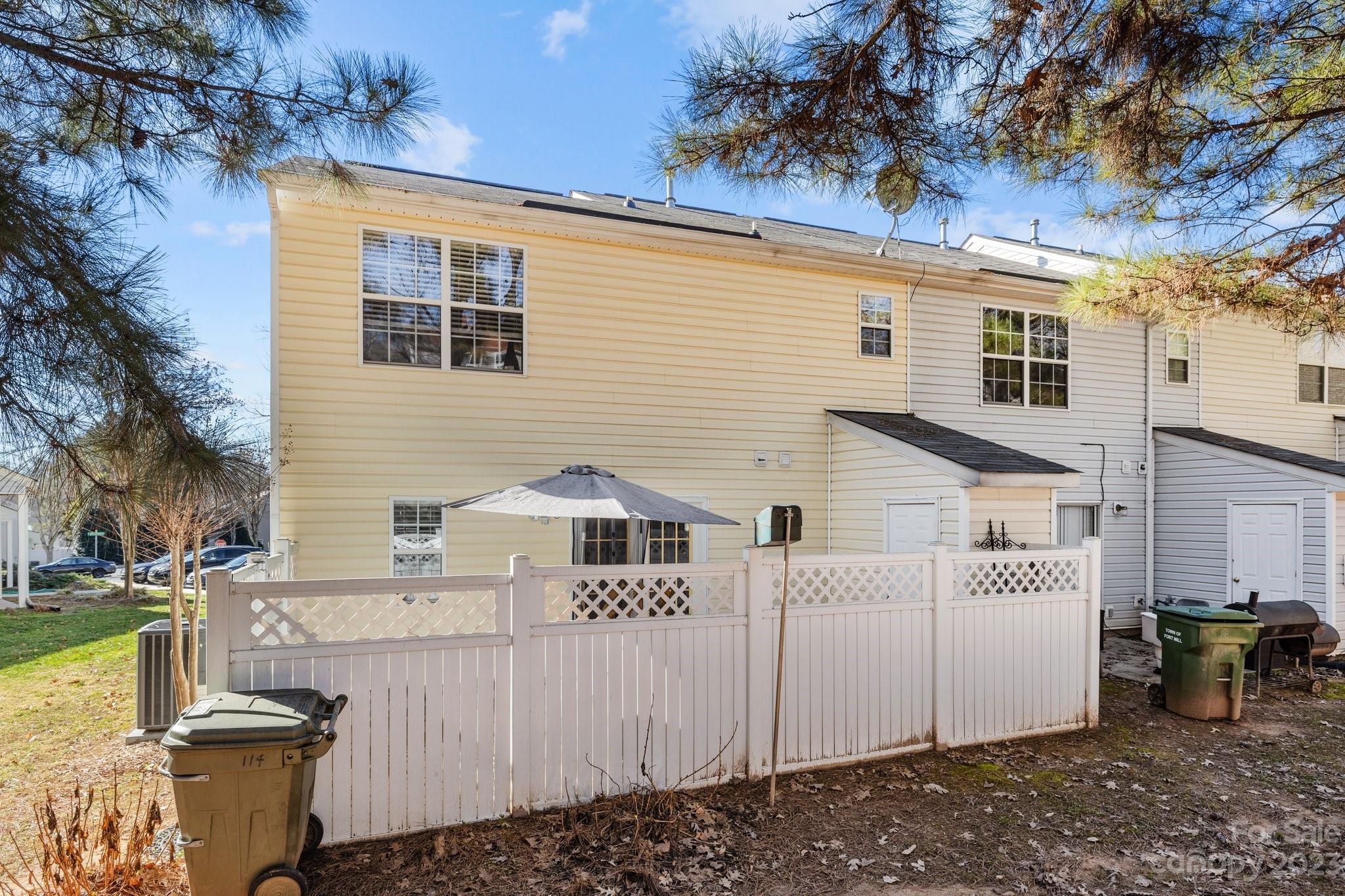 The Townes at River Crossing - Residential