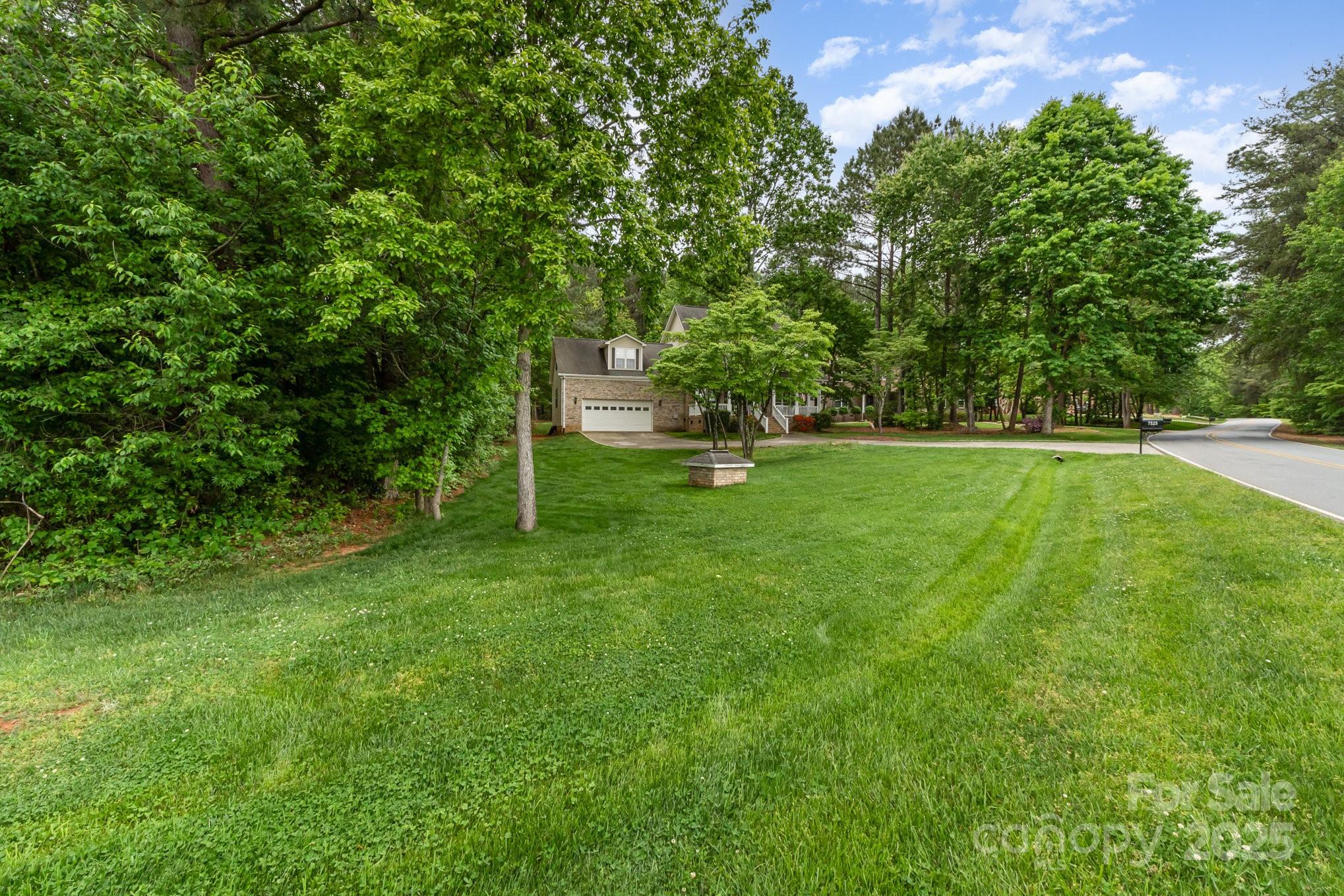7525 Windy Pine Circle