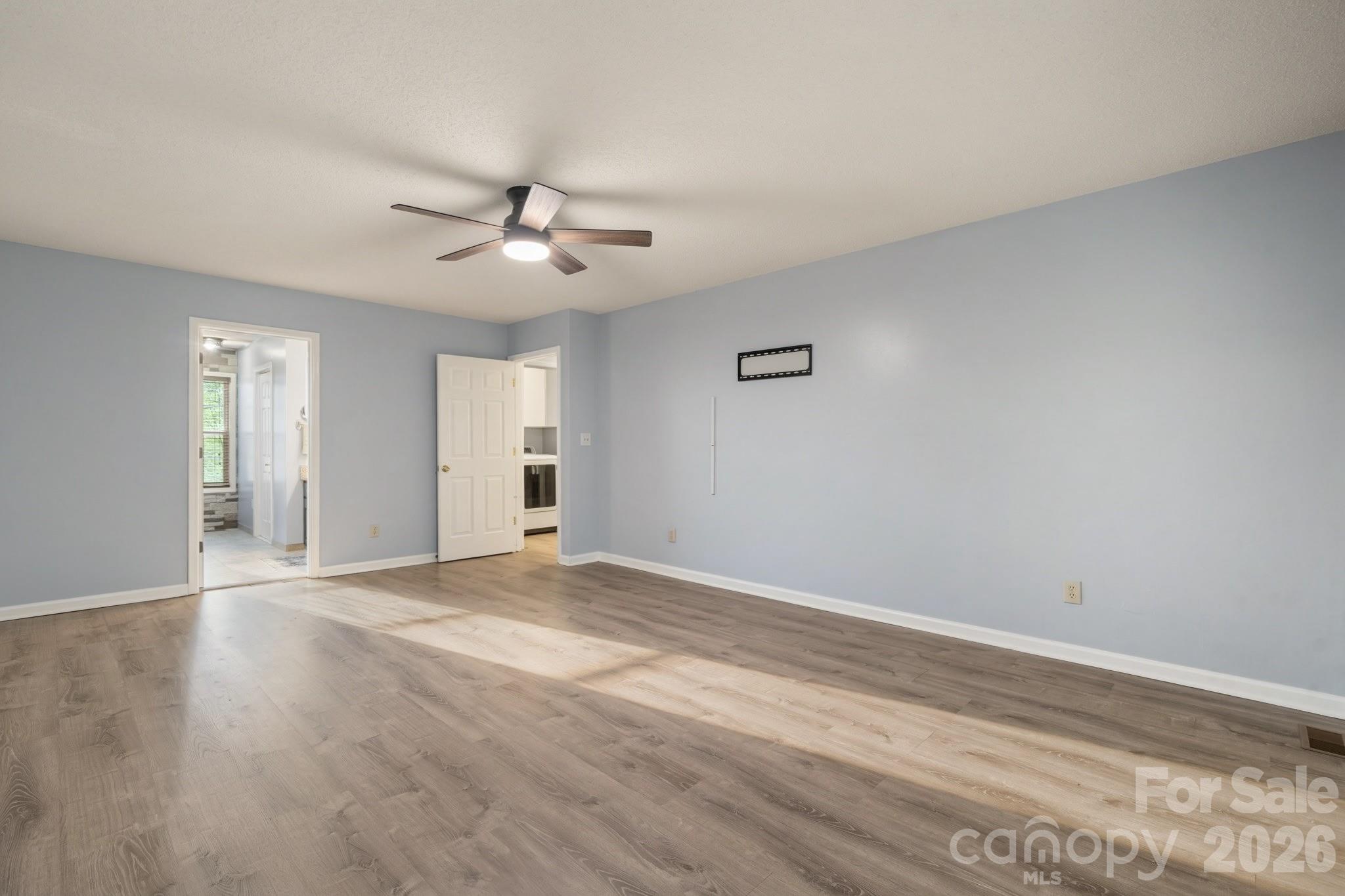 CAMBRIDGE COURT - Residential