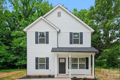 Photo of 1101 Rogers Lake Road, Kannapolis, NC 28081 (MLS # 4385486)