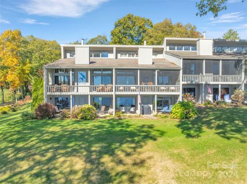 A home in Lake Toxaway