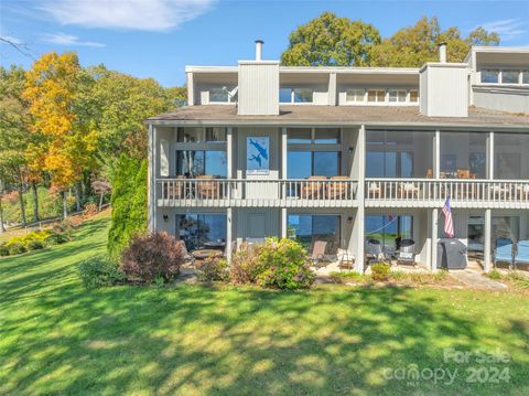 A home in Lake Toxaway