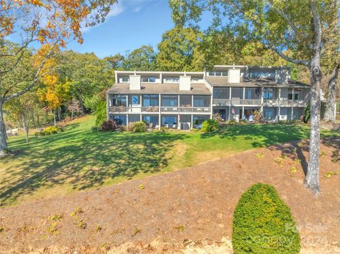 A home in Lake Toxaway