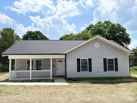 Photo of 601 Apple Street, Gastonia, NC 28054 (MLS # 4332786)