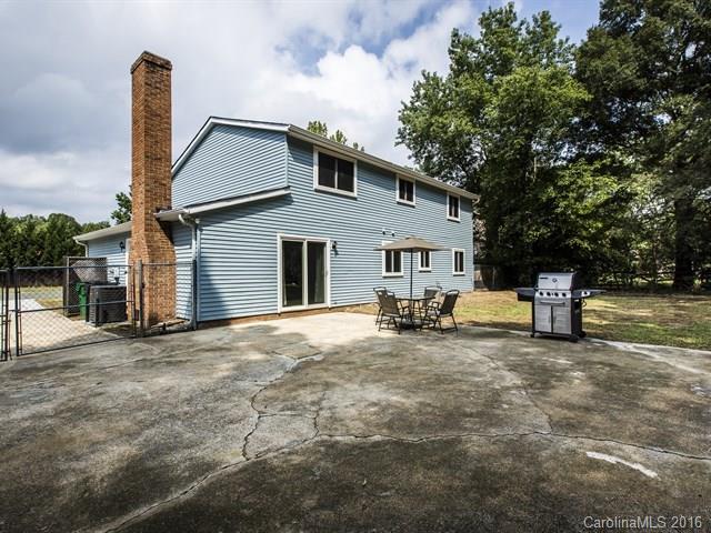 Twelve Oaks - Residential