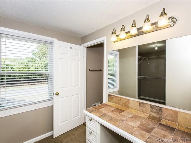 Twelve Oaks - Residential