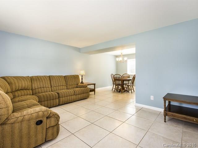 Twelve Oaks - Residential