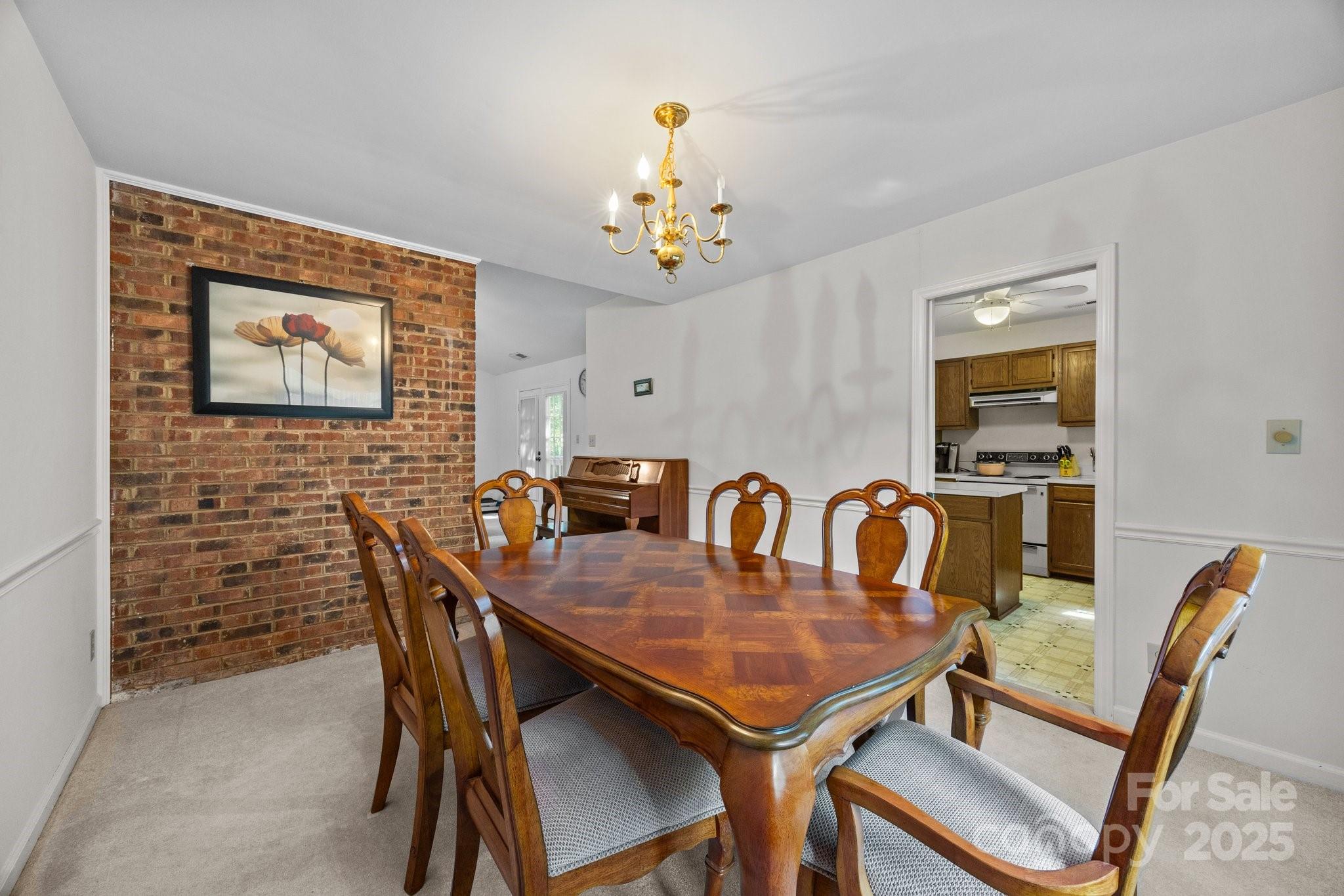 212 Foxfield Lane