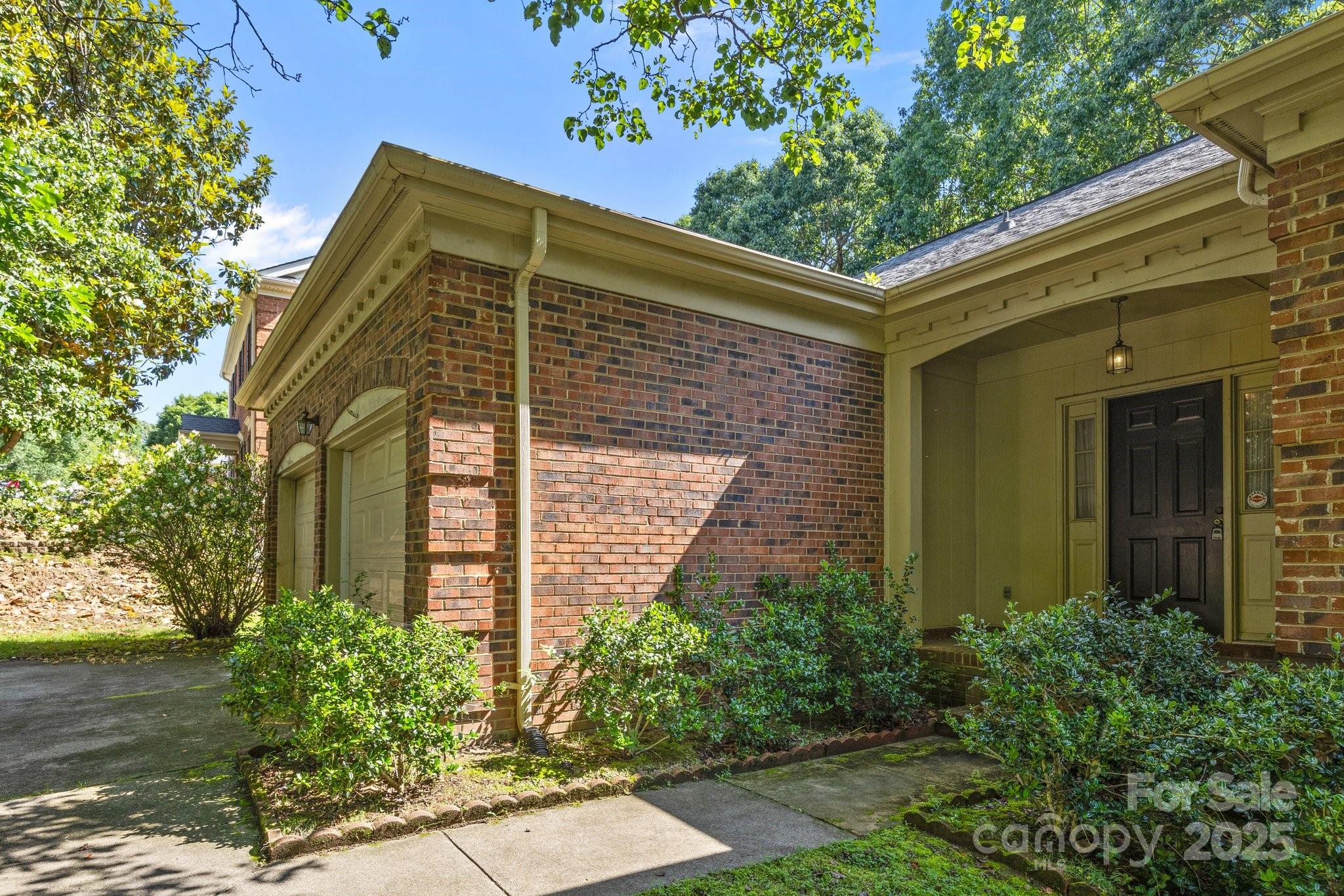 212 Foxfield Lane