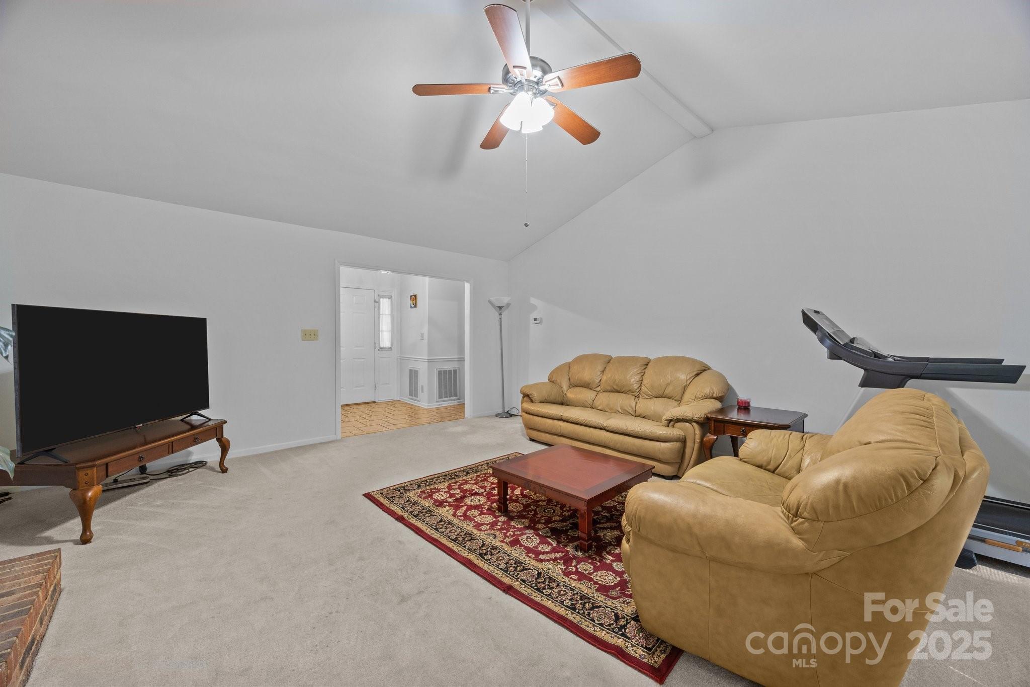 212 Foxfield Lane