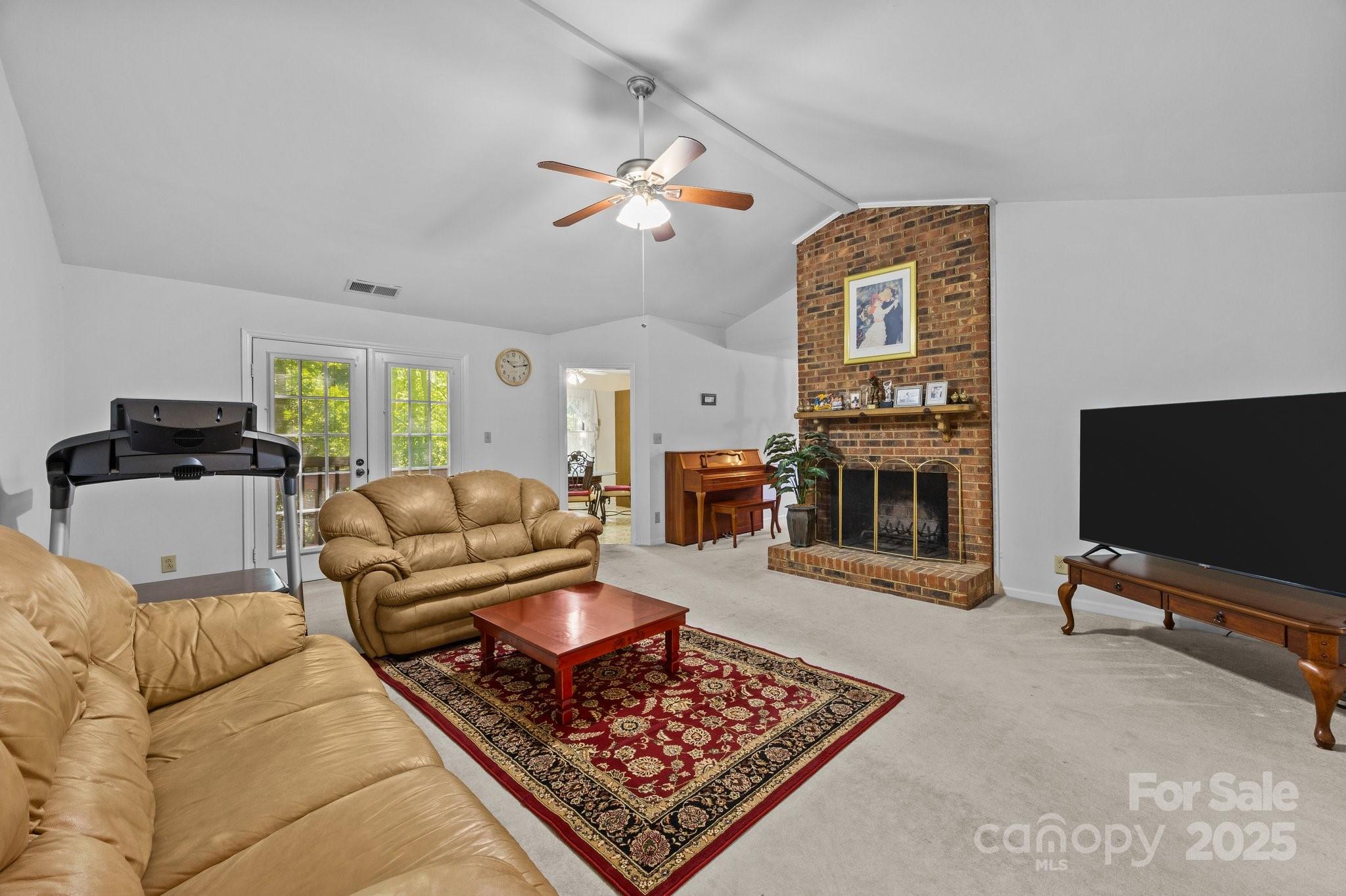 212 Foxfield Lane