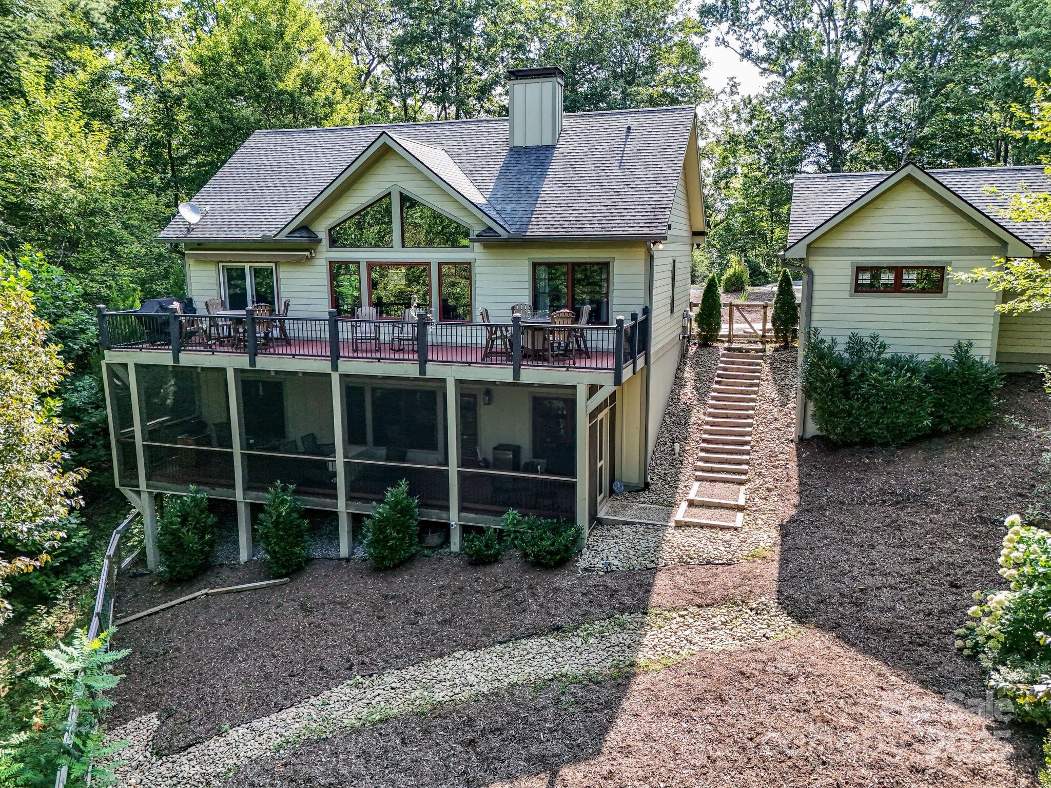 159 Bee Tree Point