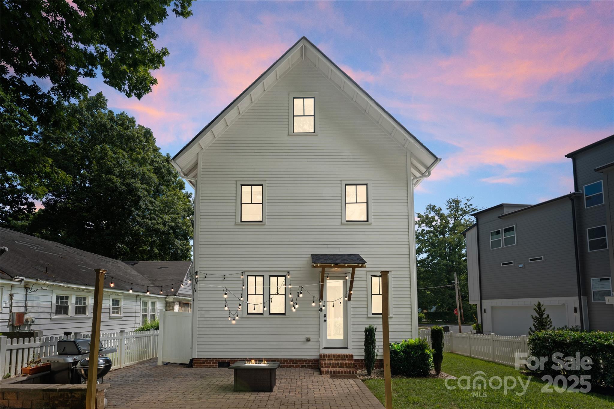 2005 Roslyn Avenue