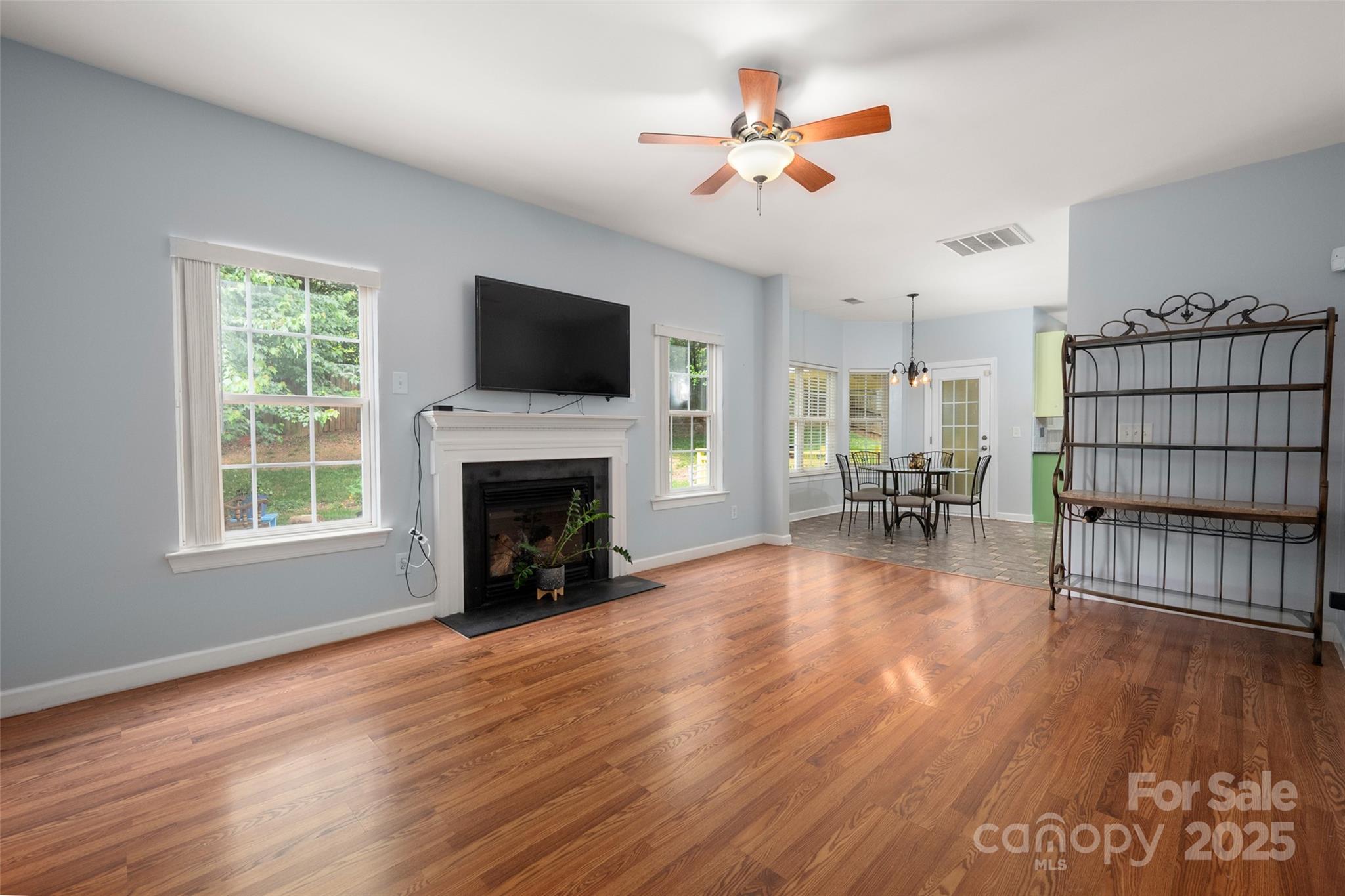 461 Pier Point Court NW
