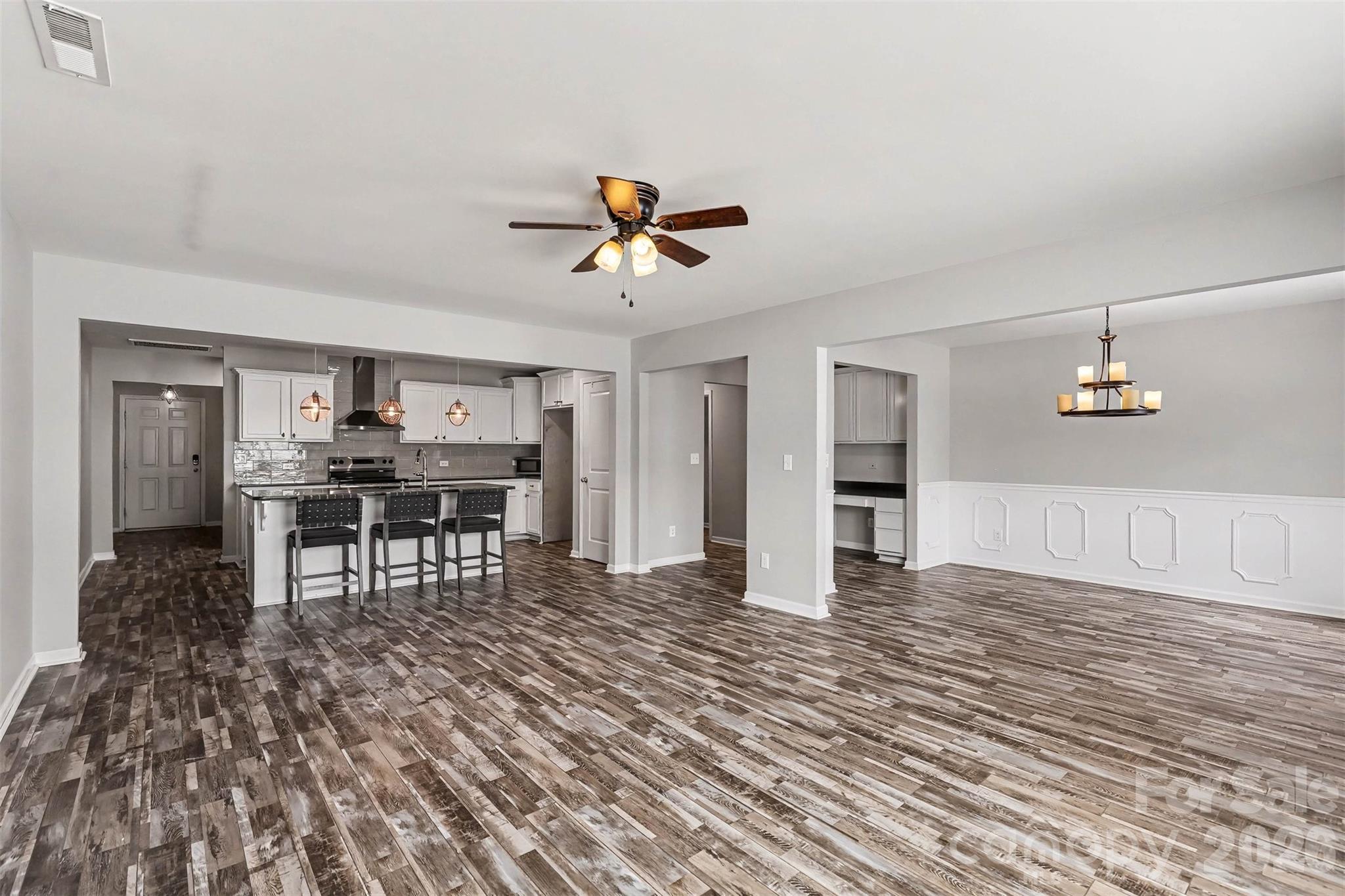 Newport Lakes - Residential