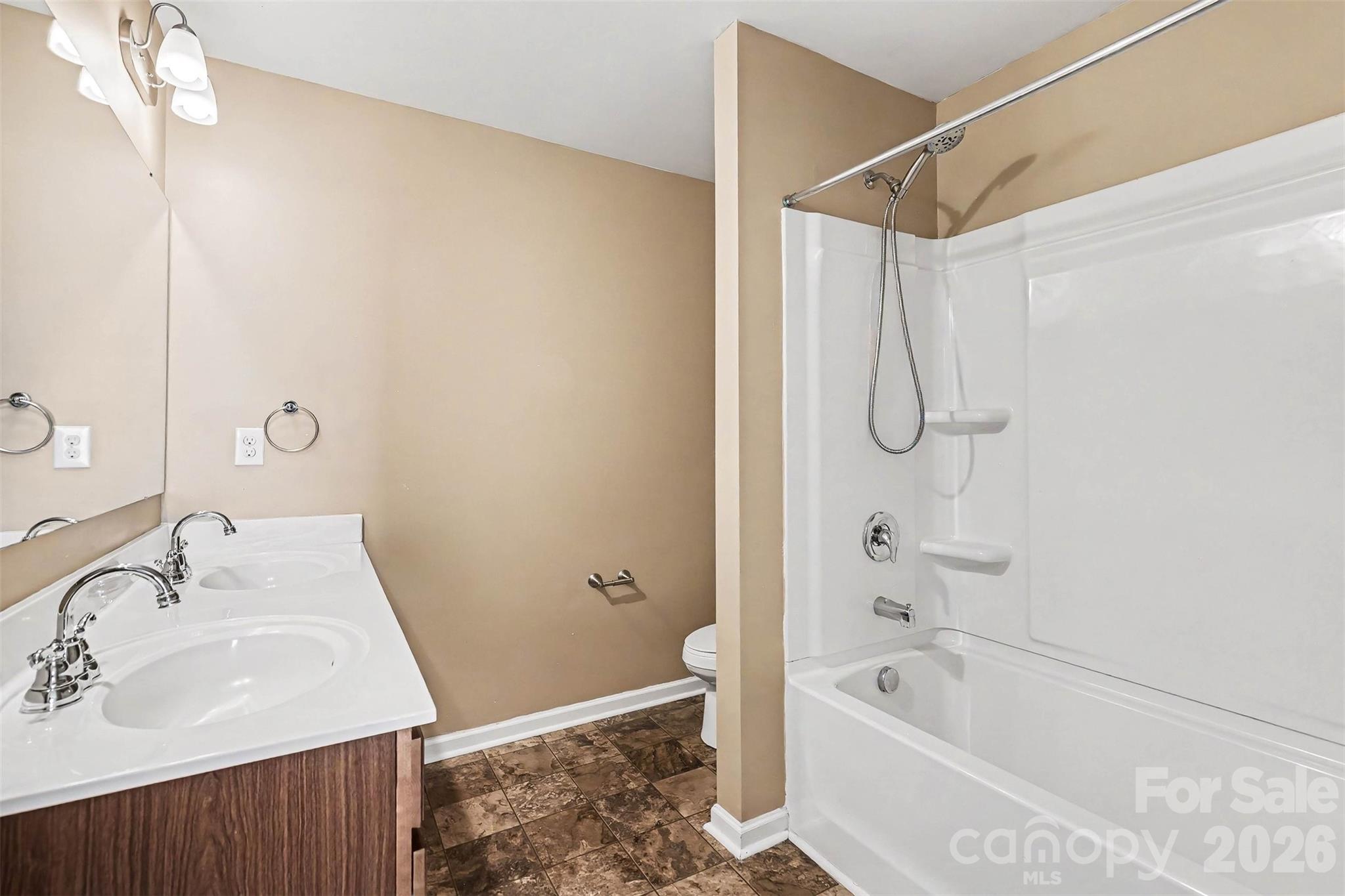 Newport Lakes - Residential