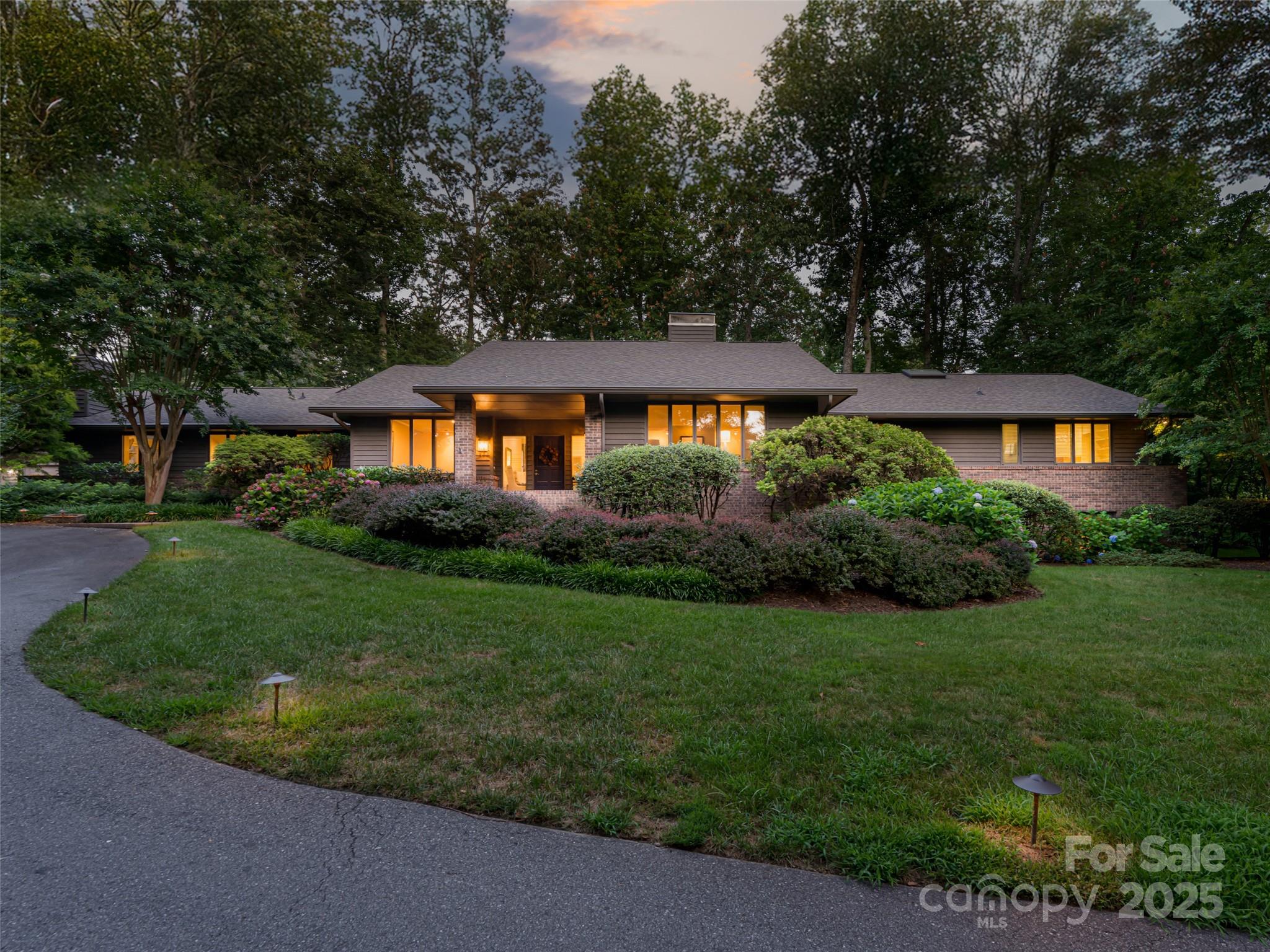 14 Stuyvesant Crescent