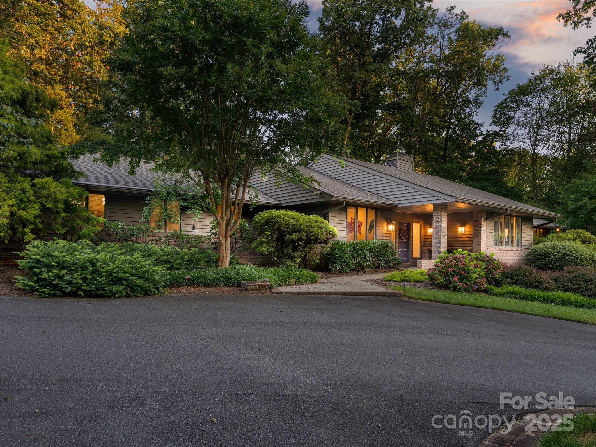 14 Stuyvesant Crescent