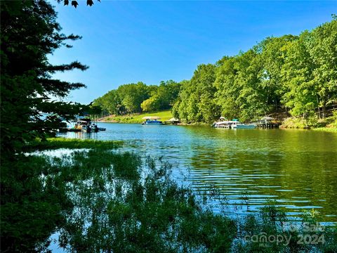 142 Long Cove New London NC 28127