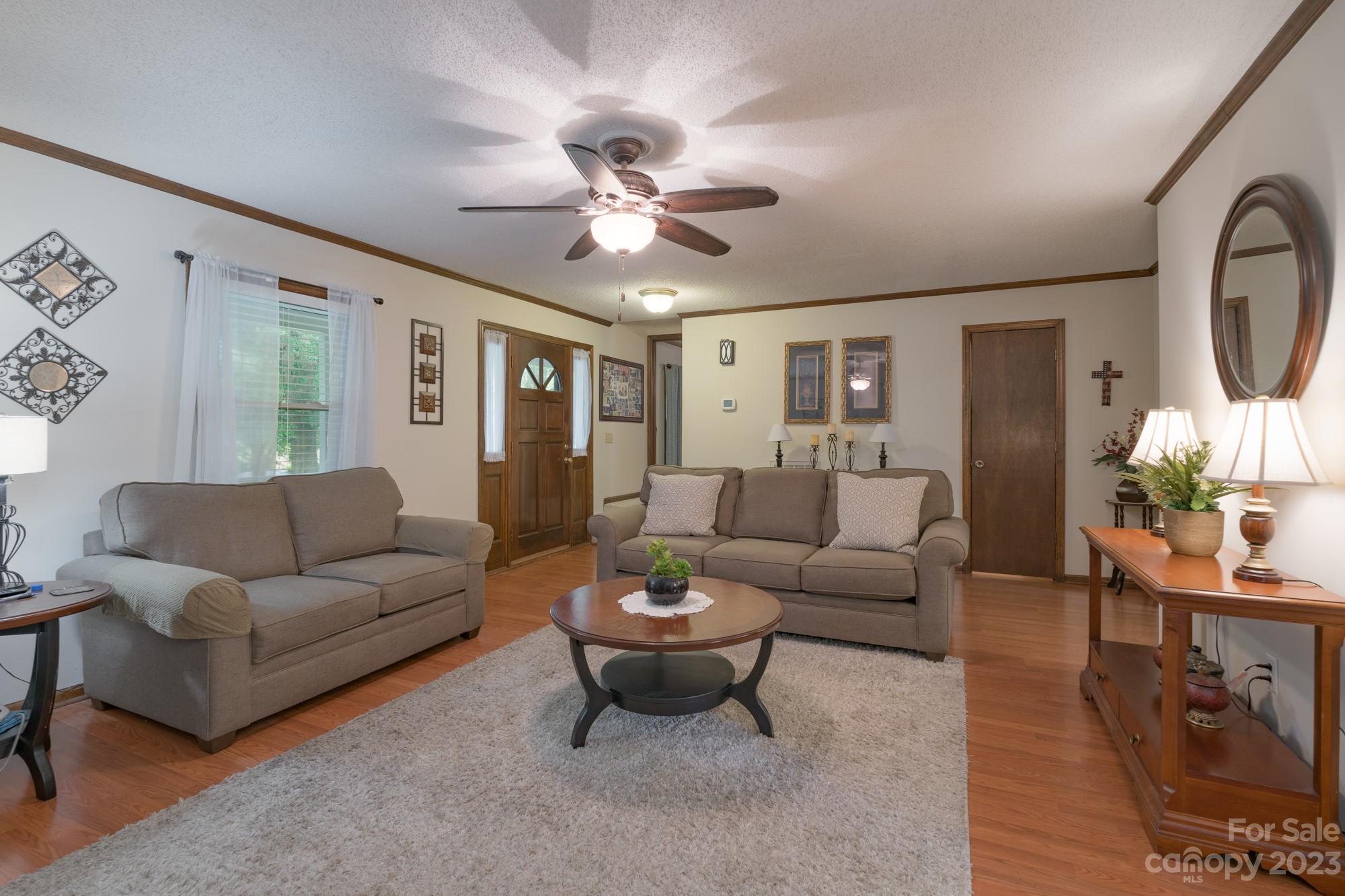 Hickory Hills - Residential