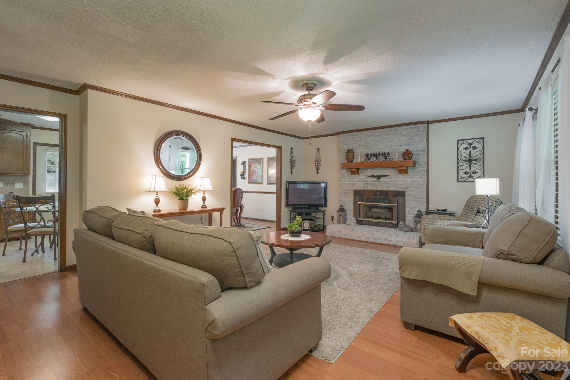 Hickory Hills - Residential