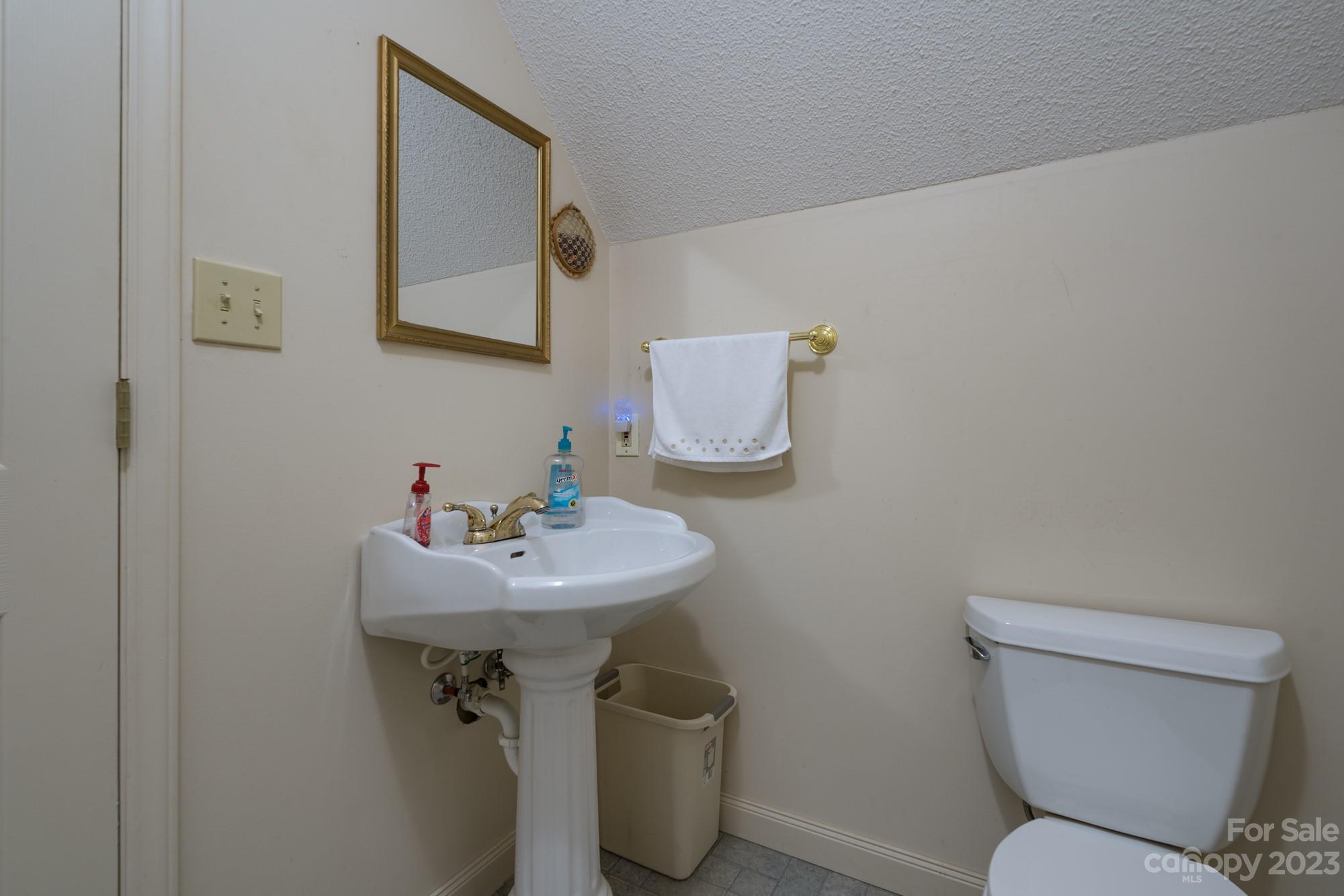 Hickory Hills - Residential