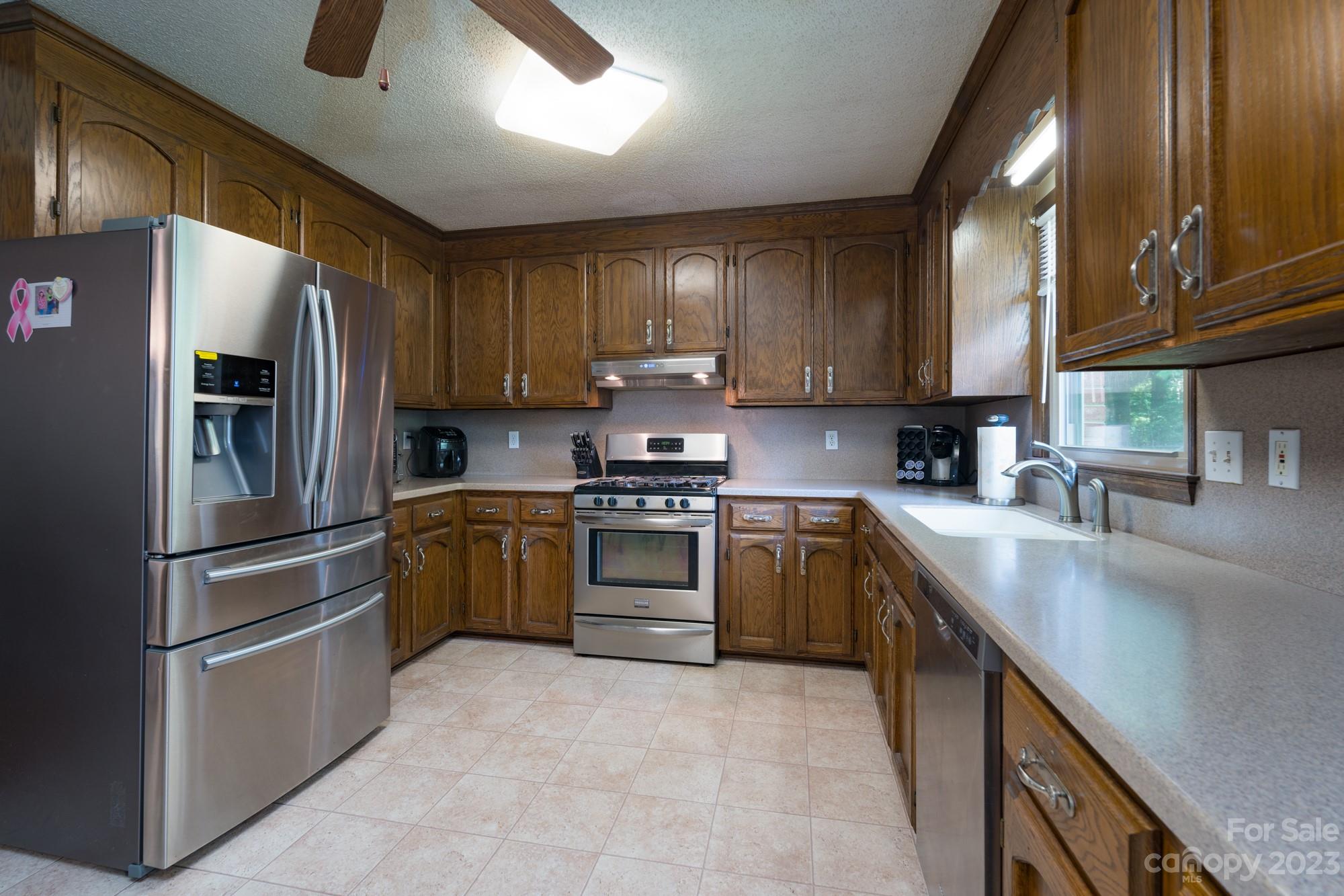 Hickory Hills - Residential