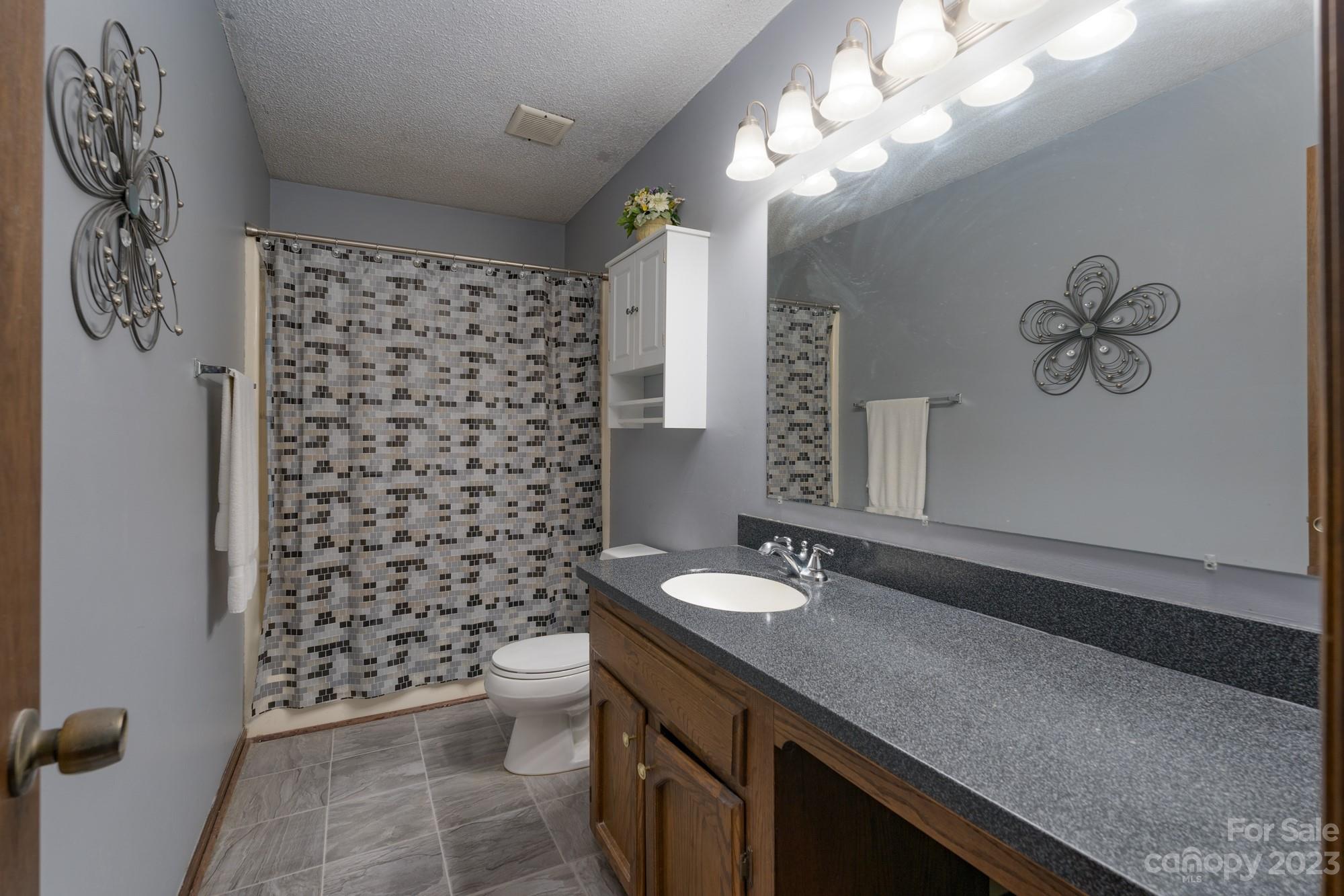 Hickory Hills - Residential