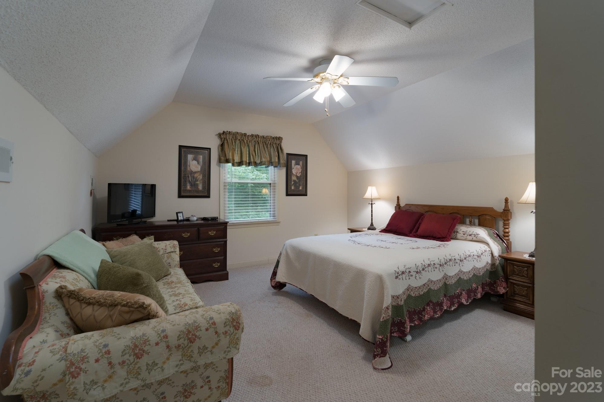 Hickory Hills - Residential