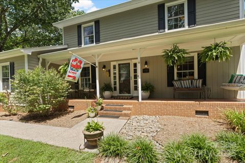 Photo of 1496 Hardwood Circle, Newton, NC 28658 (MLS # 4281283)