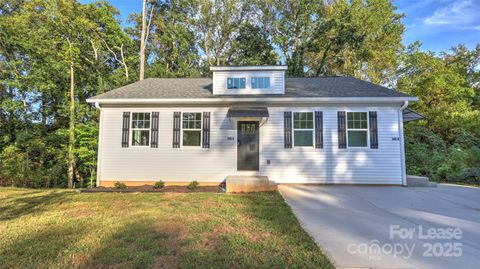 Photo of 345B W Stewart Avenue, Mooresville, NC 28115 (MLS # 4311488)