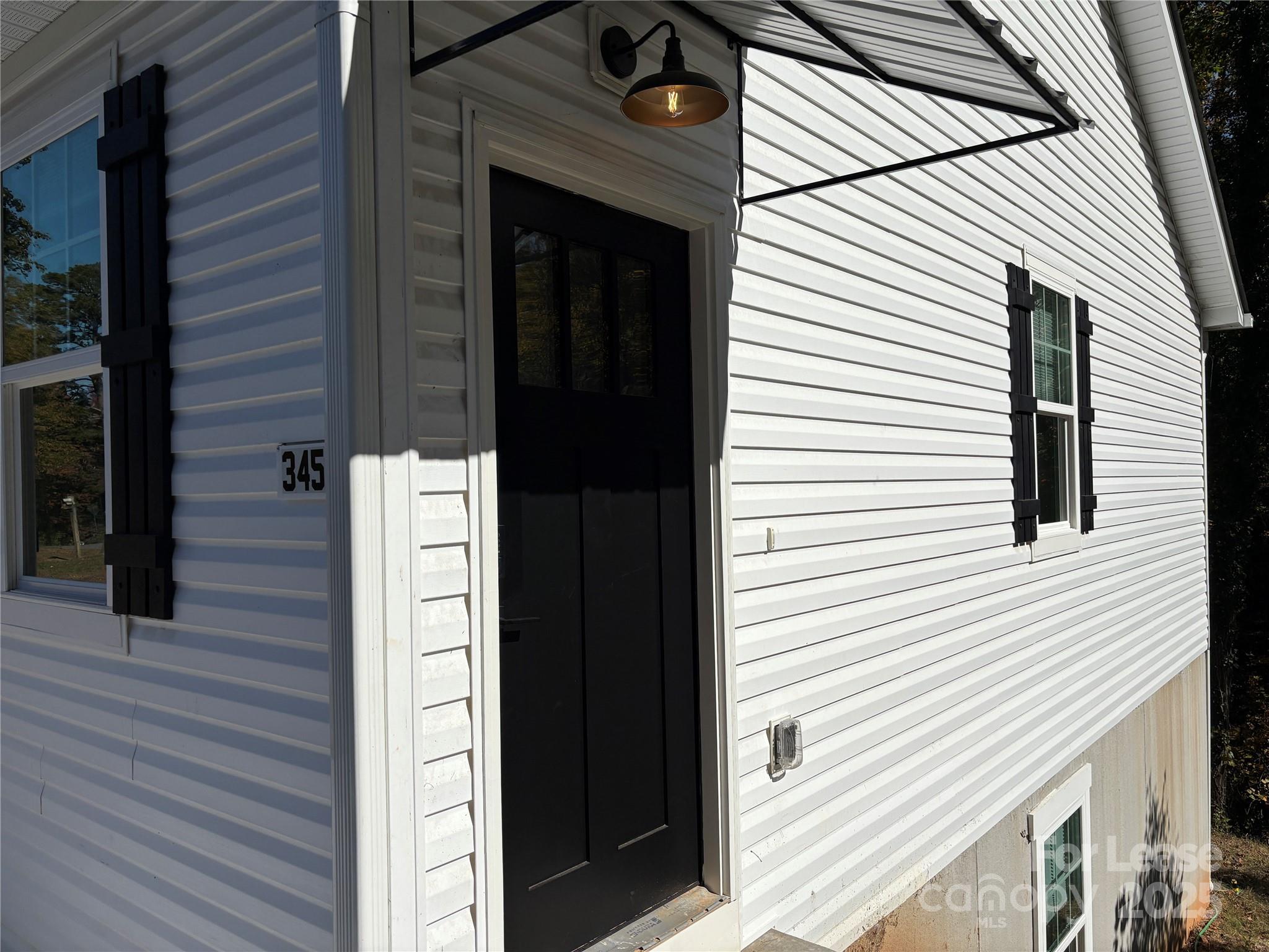 345B W Stewart Avenue