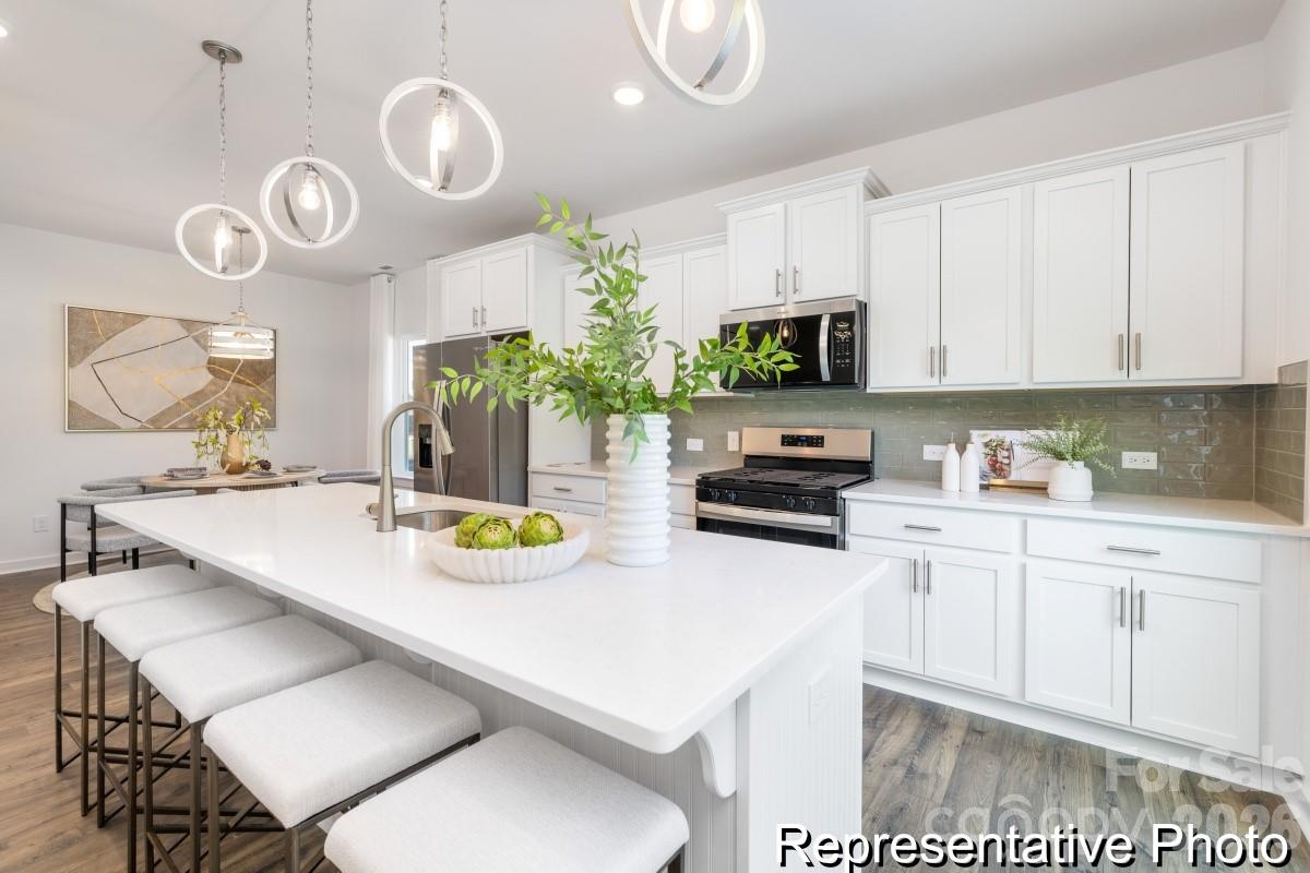 1551 Autumn Banks Way 23