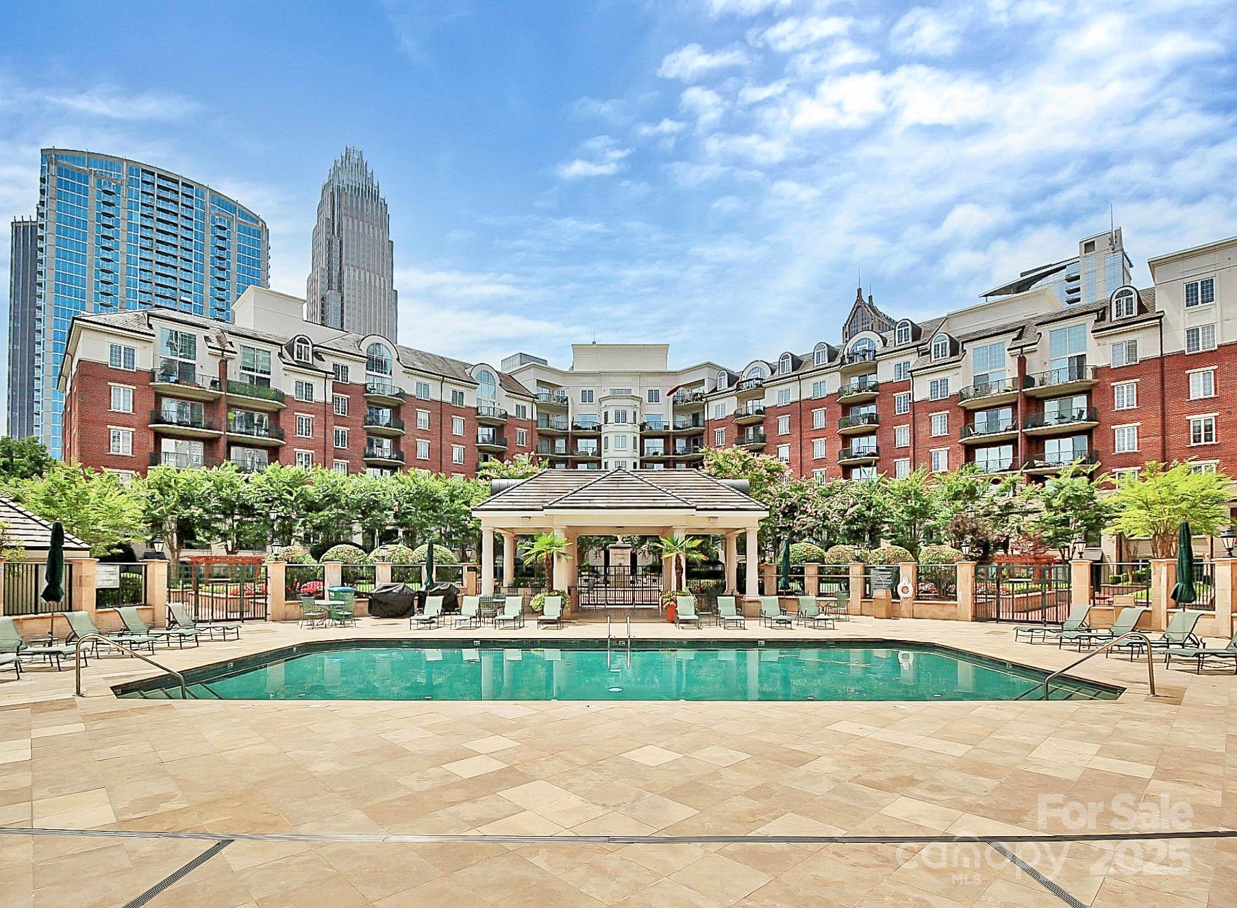 300 W 5th Street 644