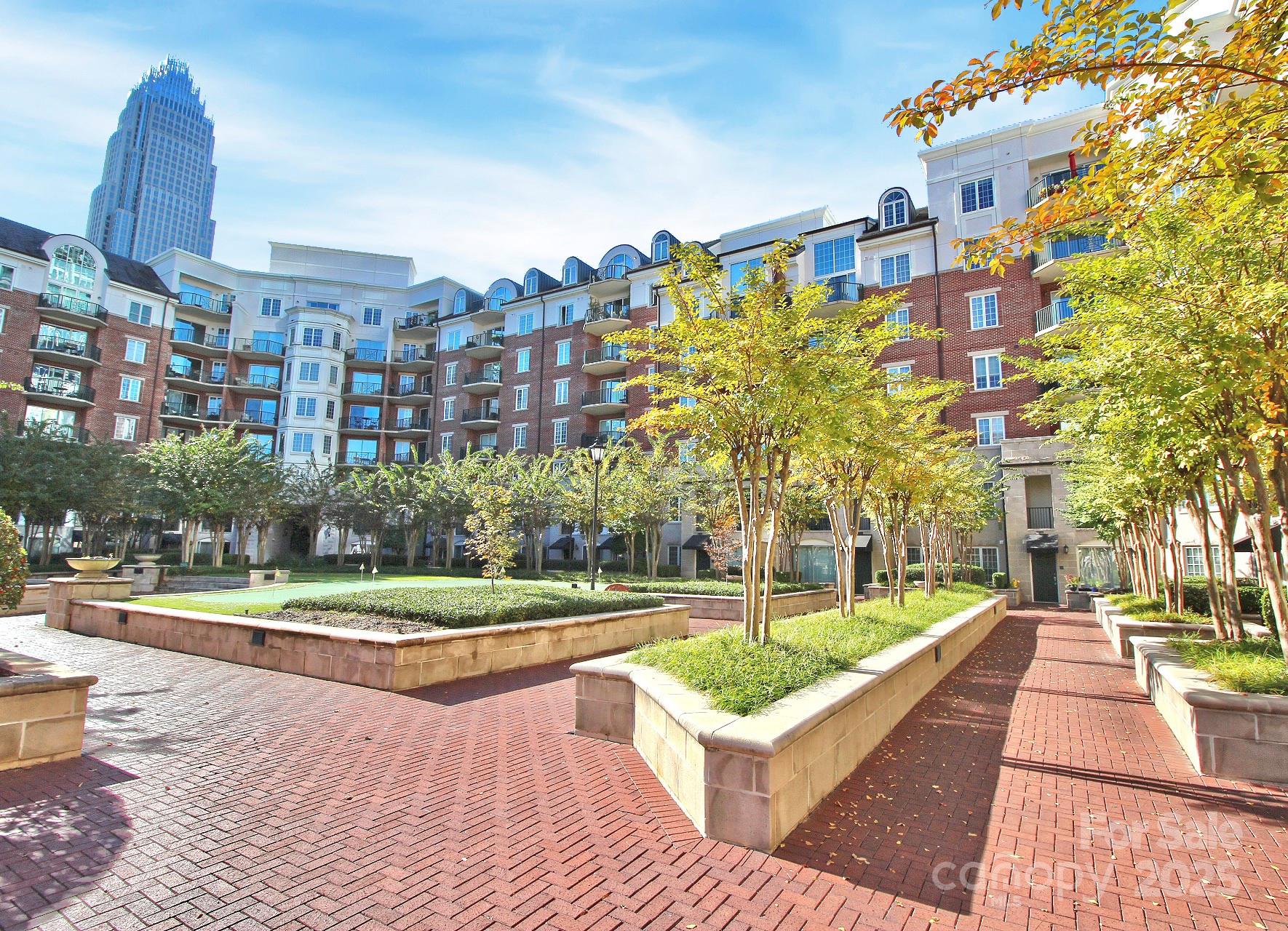 300 W 5th Street 644